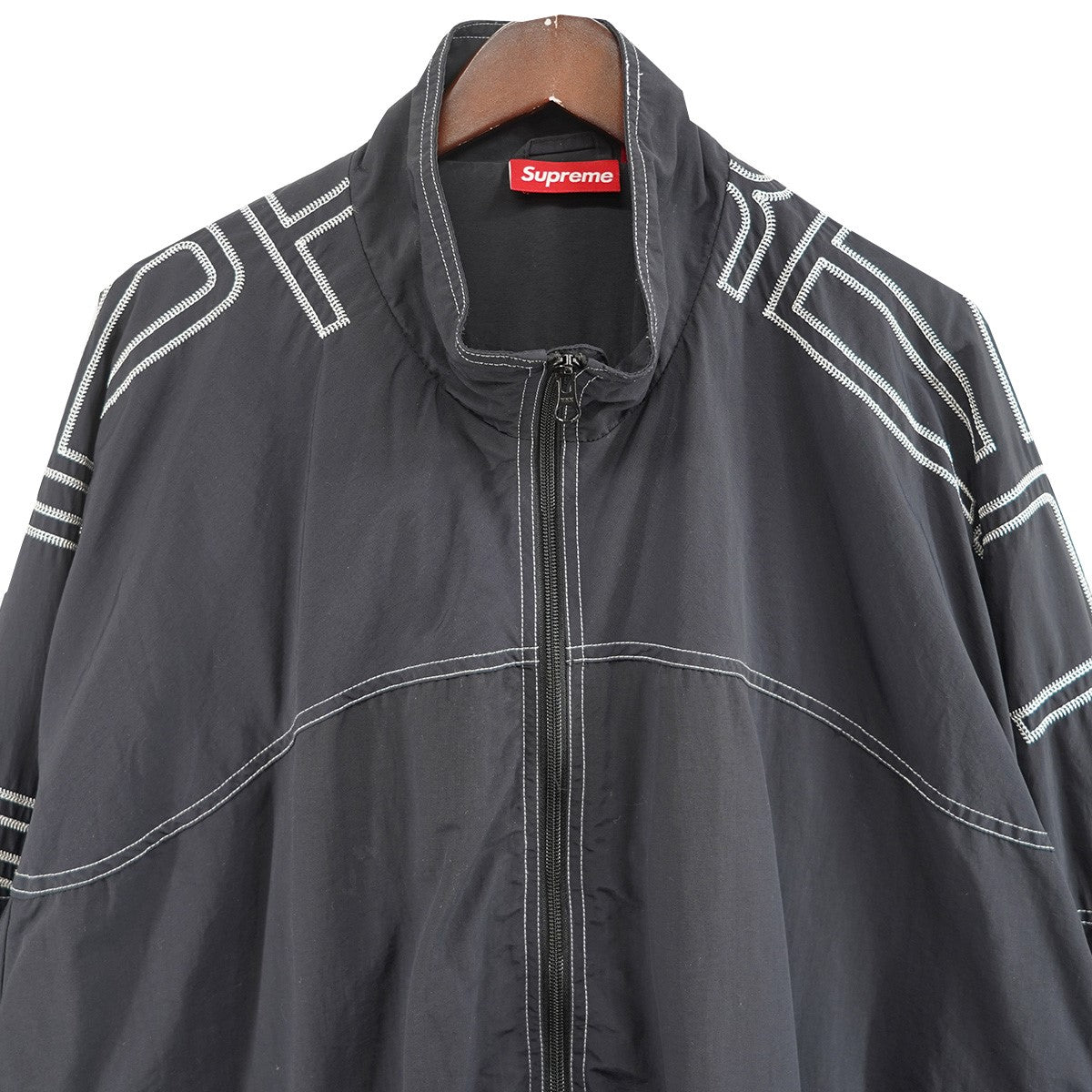 Supreme 25SS Spellout Embroidered Track Jacket スペルアウト ロゴ 刺繍 エンブロイダード エンブロイダリーナイロン トラックジャケット 古着・中古-3枚目のアイテム画像