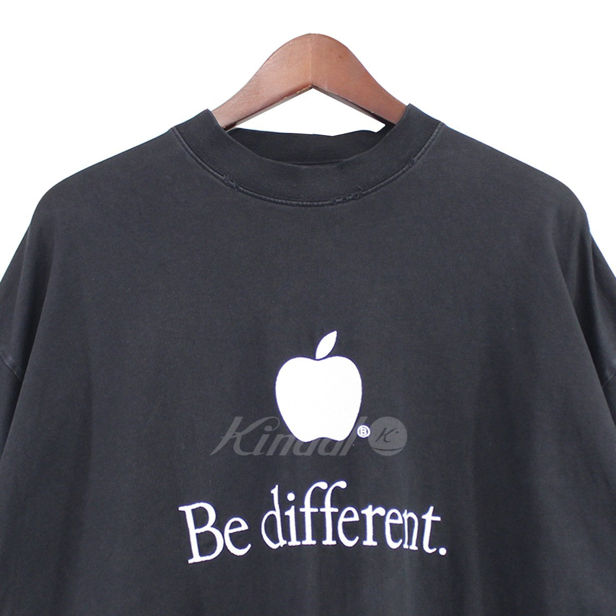 BALENCIAGA 22AW デムナ期 Be different Apple 刺繍アップル ロゴ オーバーサイズ Vintage ヴィンテージ ダメージ 加工 Tシャツ 古着・中古-4枚目のアイテム画像