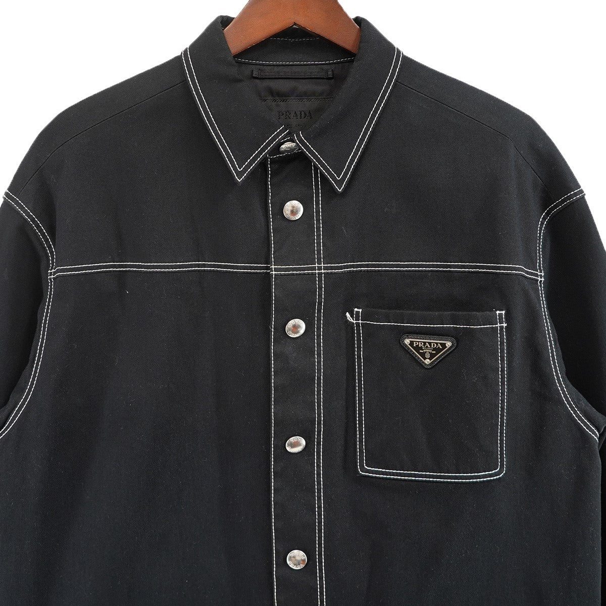 PRADA 23AW Stretch cotton shirtトライアングルプレート ロゴ コットン ギャバジン オーバーシャツ 古着・中古-3枚目のアイテム画像