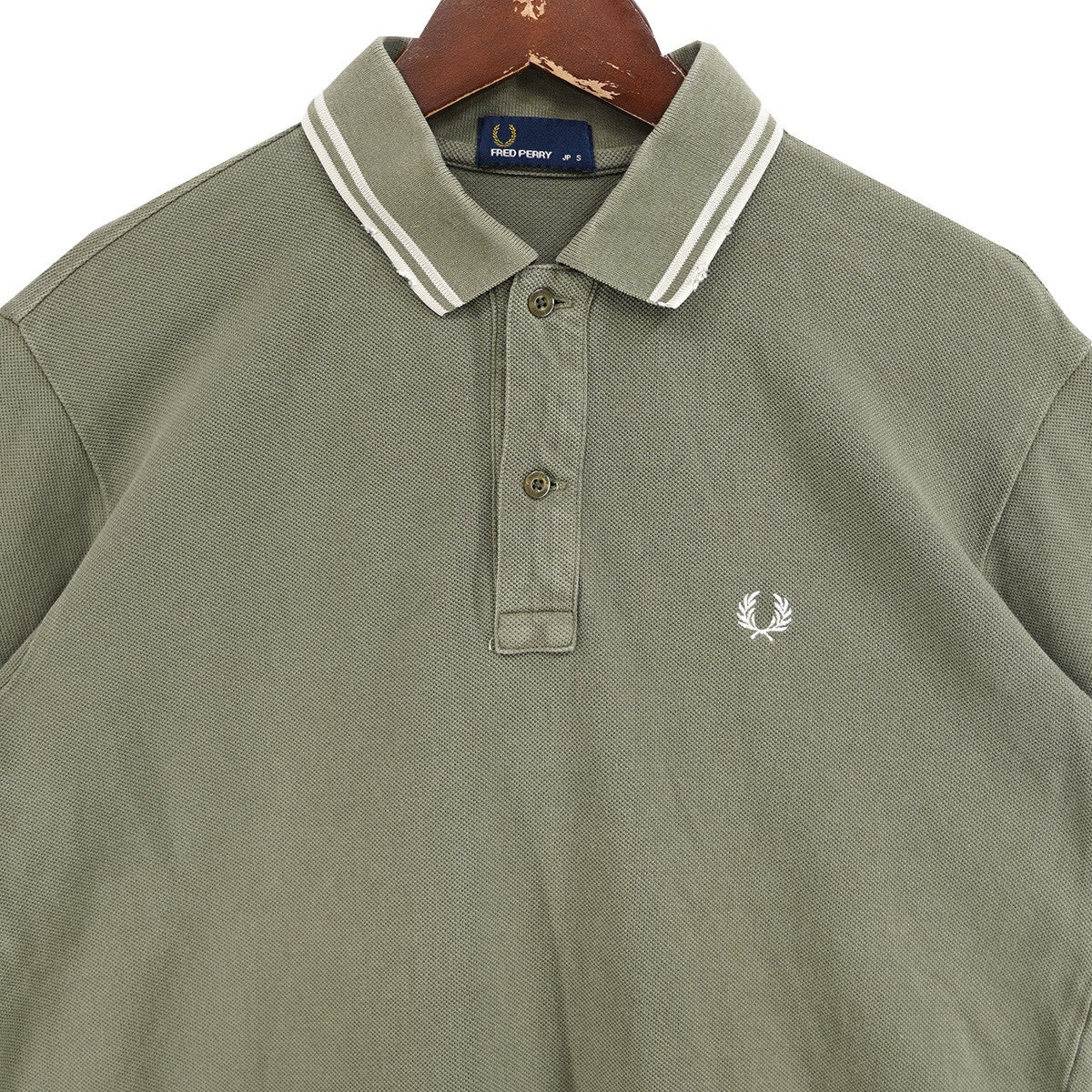 FRED PERRY VINTAGE CLASH PIQUE SHIRTヴィンテージ ダメージ加工 ローレルリース 刺繍 ティップライン ポロシャツ 古着・中古-3枚目のアイテム画像