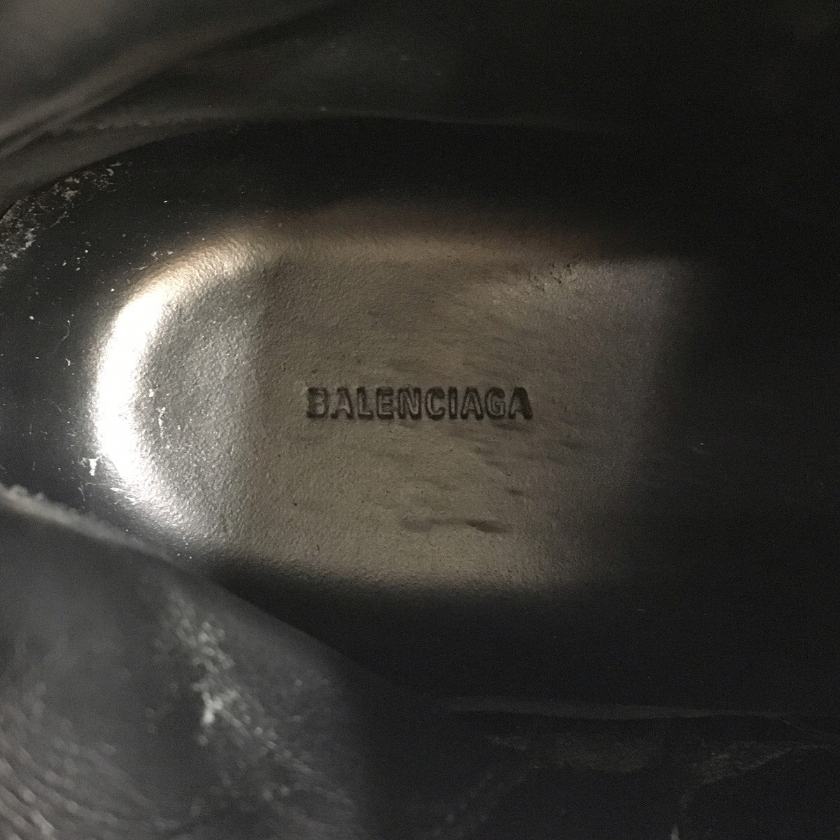 BALENCIAGA デムナ期 24AW Hummer Lace-Up Bootie チャーム付きVintage ヴィンテージ加工 ボリュームソール ハマー サイドジップ レザー ブーツ 靴 古着・中古-10枚目のアイテム画像
