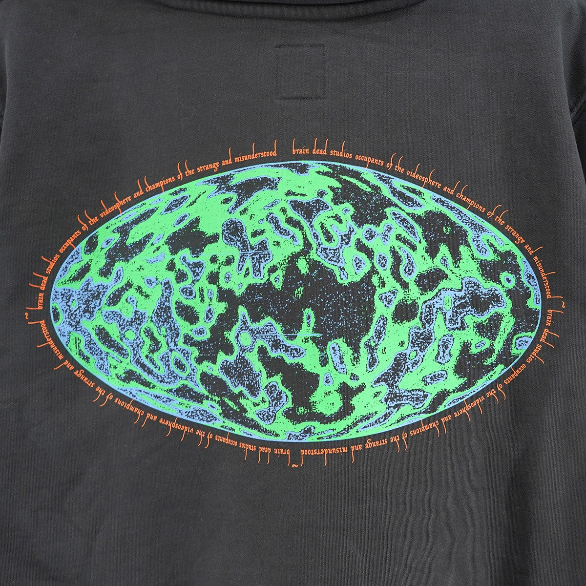 BRAIN DEAD 23AW Videosphere Hoodieロゴ グラフィック ビデオスフィア フーディー パーカー 古着・中古-5枚目のアイテム画像