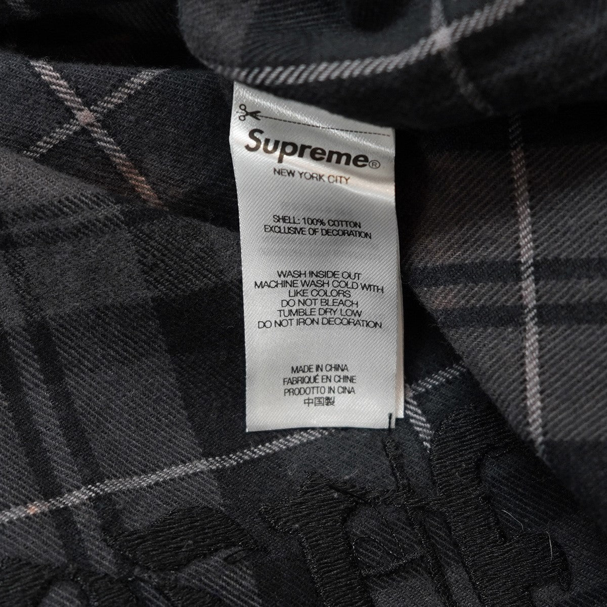 Supreme 25AW The Exorcist Flannel Shirt 楳図かずおリーガン・マクニールエクソシスト フランネル ブリーチ加工 チェック ロゴ シャツ 古着・中古-6枚目のアイテム画像