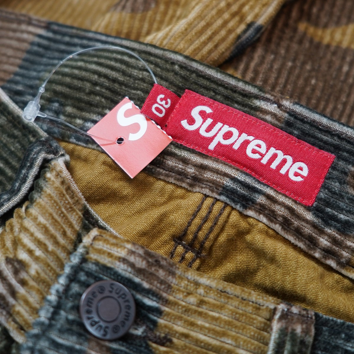 Supreme 25AW Wide Wale Corduroy Painter Pant Woodland Camoワイド ウォール コーデュロイ 迷彩 カモフラージュ ペインター パンツ 古着・中古-8枚目のアイテム画像