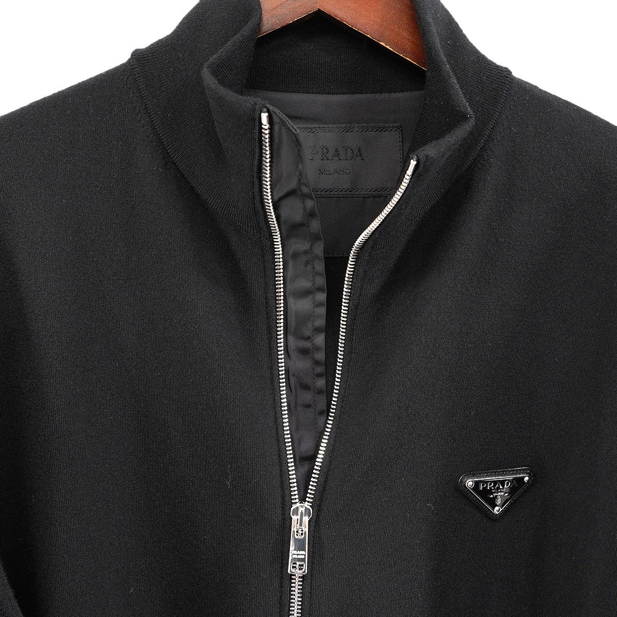 PRADA 24AW スーパーファインウールカーディガン トライアングルロゴ 三角プレート ドライバーズ ジップアップ ニット セーター 古着・中古-5枚目のアイテム画像