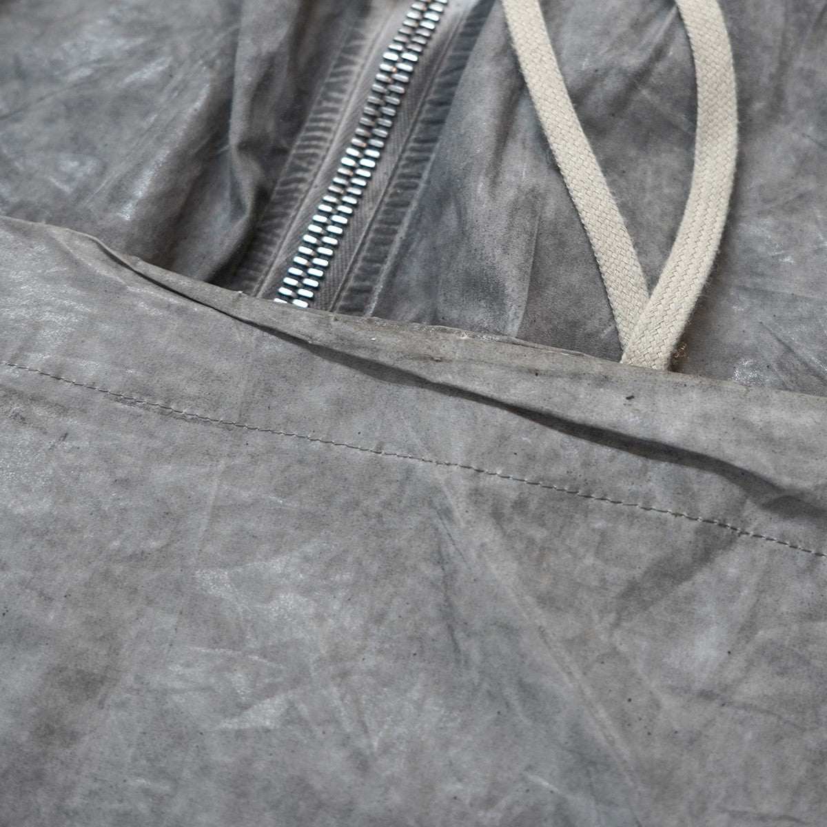 Rick Owens DRKSHDW 25SS GETH BELAS Vintage ヴィンテージ フォイル ダメージ 加工 センタージップドローストリング ハトメ リベット フラップ ポケット ワイド バギーフレア イージー パンツ 古着・中古-8枚目のアイテム画像