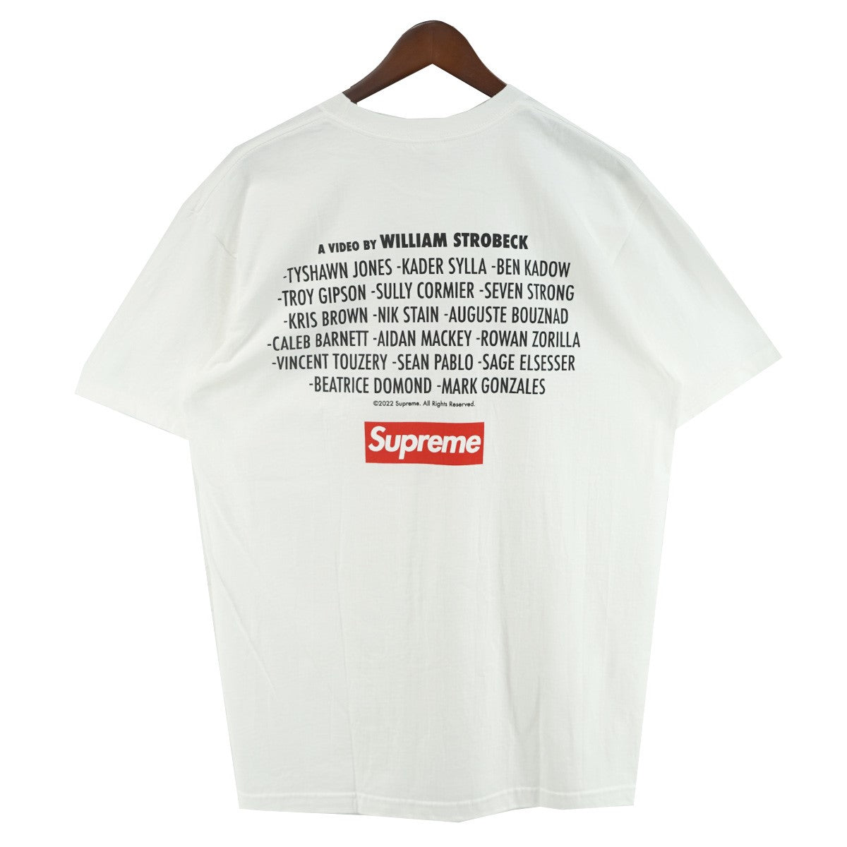 22SS Play Dead Tee ウィリアム・ストロベック William Strobeck プレイデッドオールドイングリッシュ グラフィック ボックスロゴ クレジット プリント 半袖 Tシャツ
