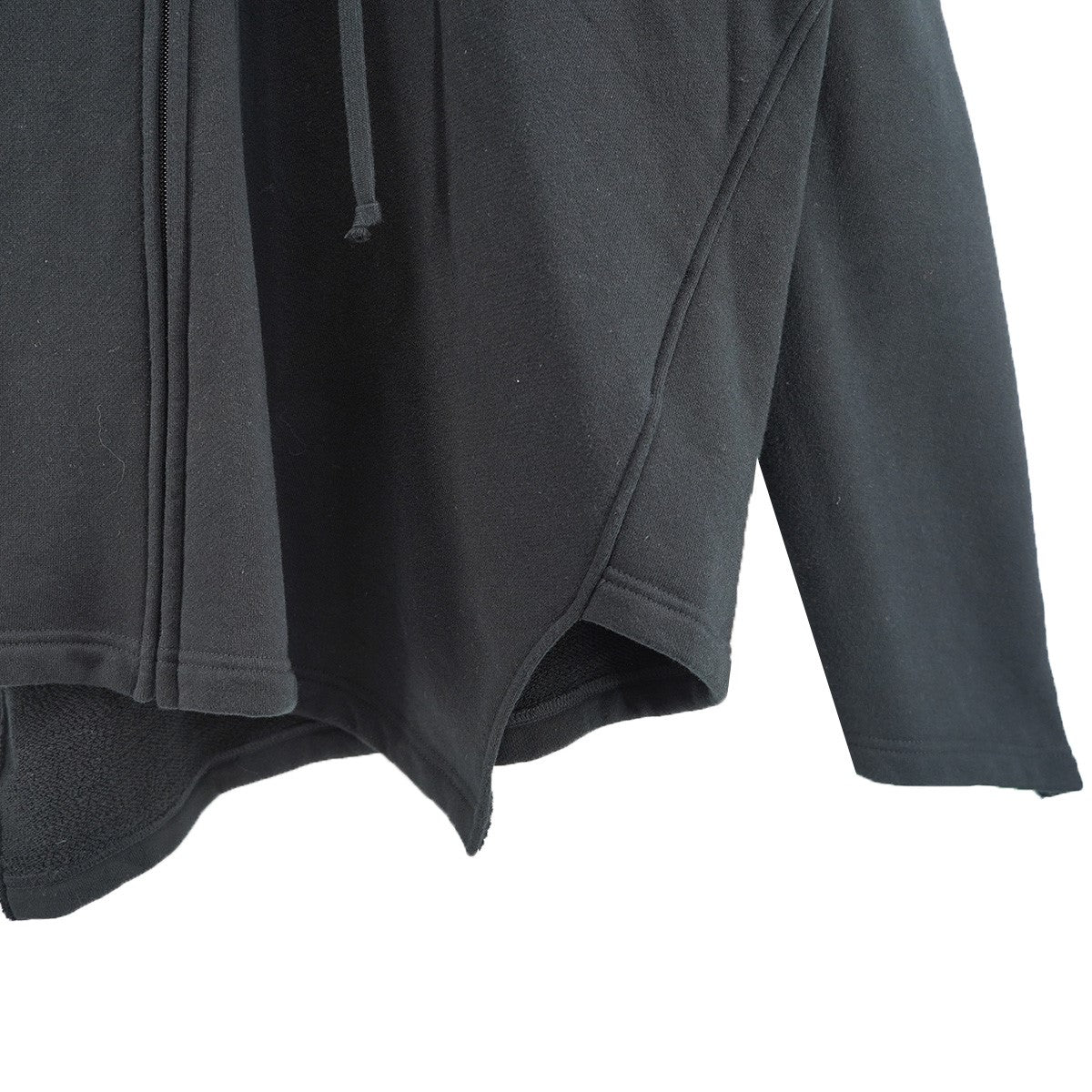 26SS CDG BIAS DESIGNED SWEATSHIRT WITH ZIPロゴ アシンメトリー ジップアップ バイアス フーディー 捻じれ パーカー