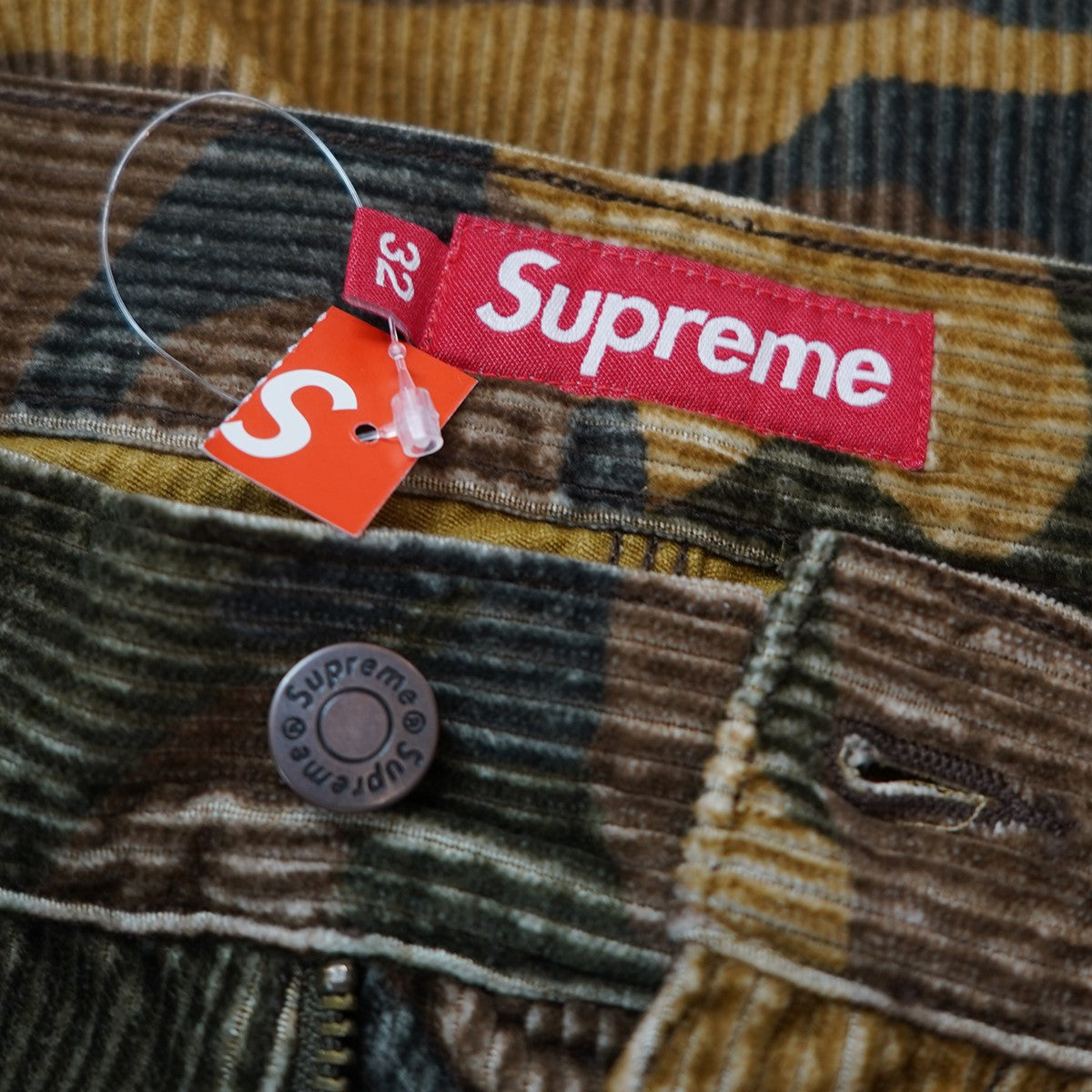 Supreme 25AW Wide Wale Corduroy Painter Pant Woodland Camoワイド ウォール コーデュロイ 迷彩 カモフラージュ ペインター パンツ 古着・中古-8枚目のアイテム画像