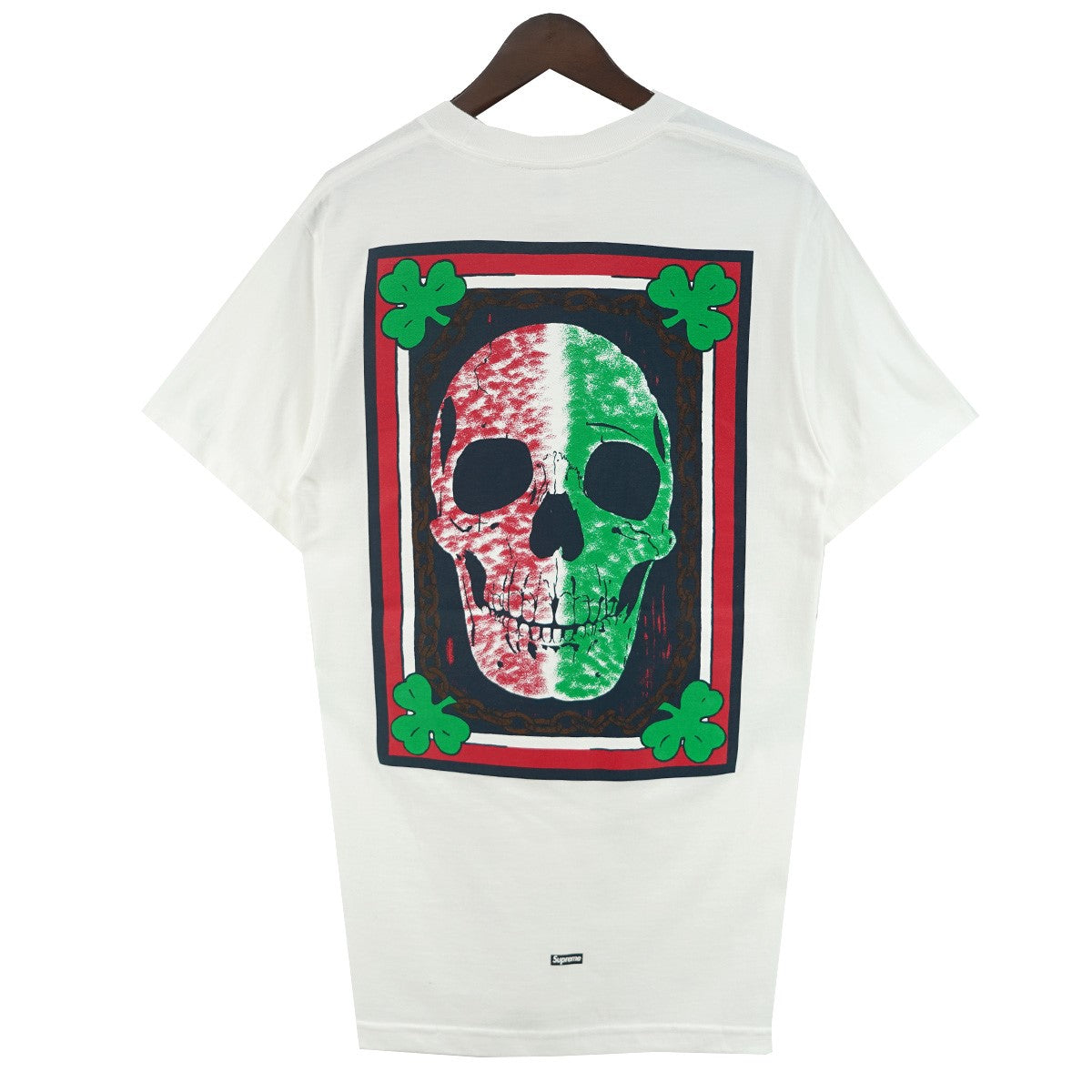 26SS Mike Kelley Banner Tee マイク・ケリー Emerald Eyeholeスカル 髑髏 クローバー バックプリント  ロゴ 半袖 Tシャツ