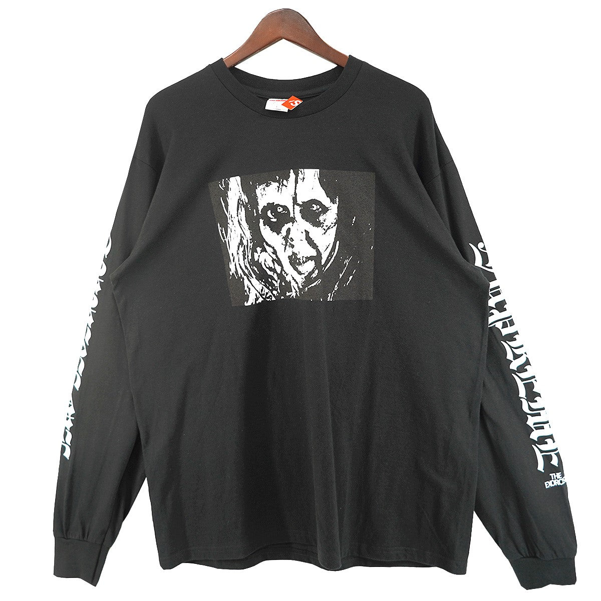 25AW The Exorcist Mother L／S Tee 楳図かずお リーガン・マクニールエクソシスト オールドイングリッシュ フレーズ ロゴ 袖プリント 長袖 ロングスリーブ ロンT