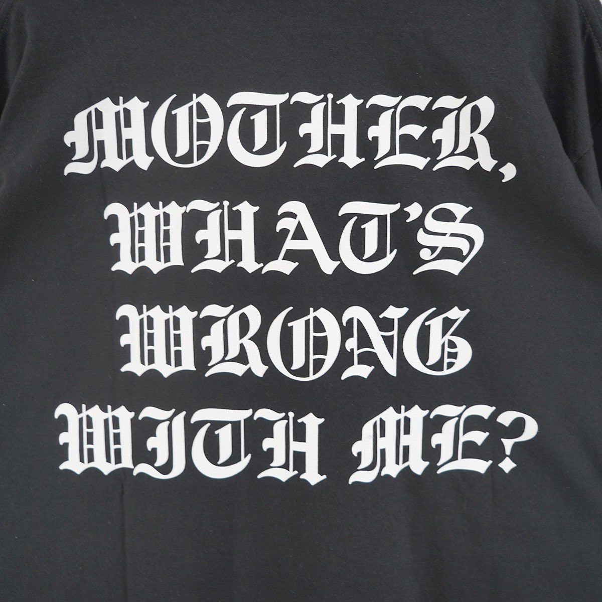 25AW The Exorcist Mother L／S Tee 楳図かずお リーガン・マクニールエクソシスト オールドイングリッシュ フレーズ ロゴ 袖プリント 長袖 ロングスリーブ ロンT