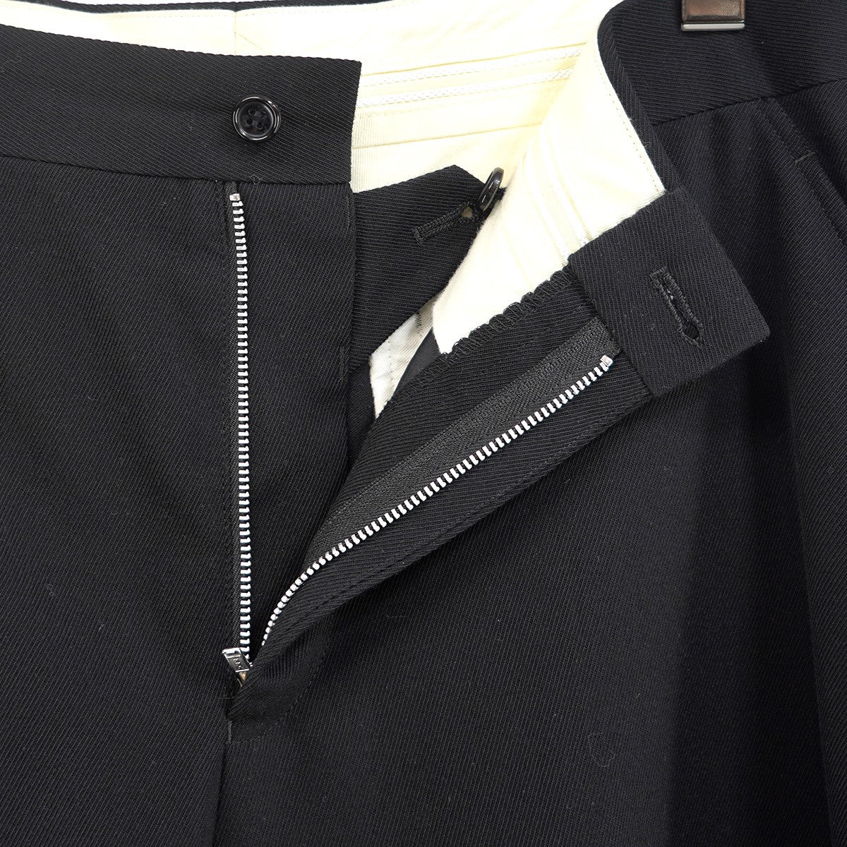 25AW Extra loose leg bermuda shorts 高密度ウールギャバジン袴 ハカマ ワイド シルエット ハーフ パンツ バミューダ ショーツ