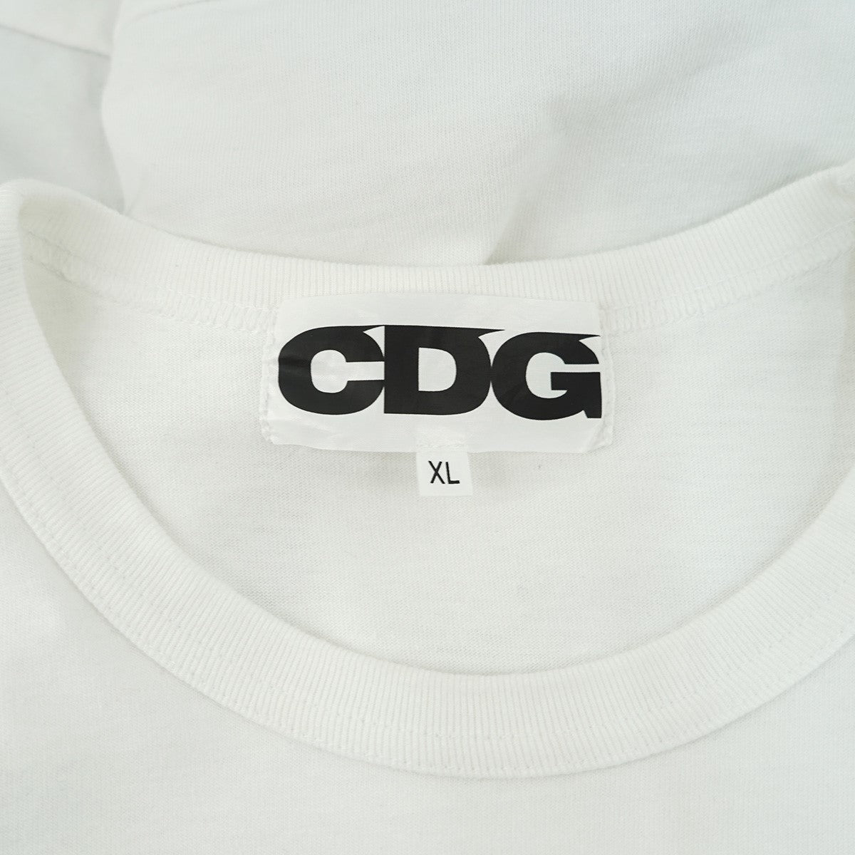 CDG × Futura 2000フューチュラ 縦ロゴ シグネチャー グラフィック 半袖 Tシャツ