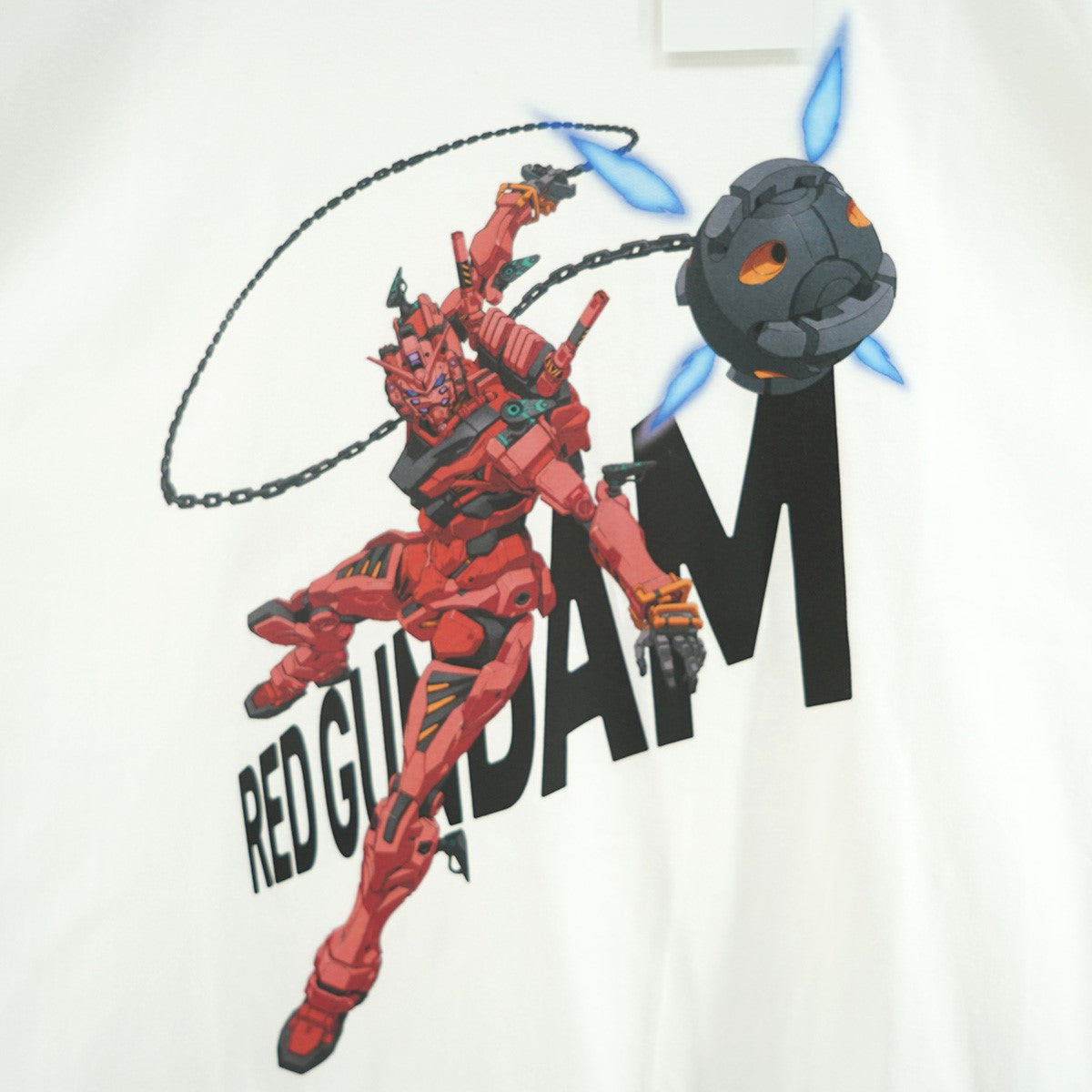 25SS 機動戦士Gundam GQuuuuuuX MS柄  RED GUNDAMジークアクス ガンダム モビルスーツ 鉄球 タイポグラフィ ロゴ ピスネーム Tシャツ