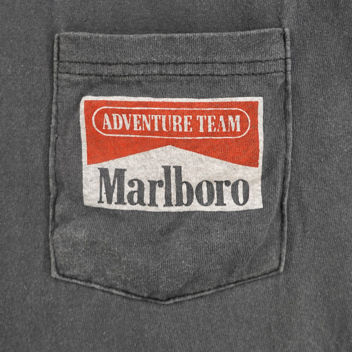 復刻 Marlboro ADVENT TEAM Snake Pass  プリント Vintageヴィンテージ加工  スネークパス ヘビ ロゴ グラフィック 半袖 Tシャツ