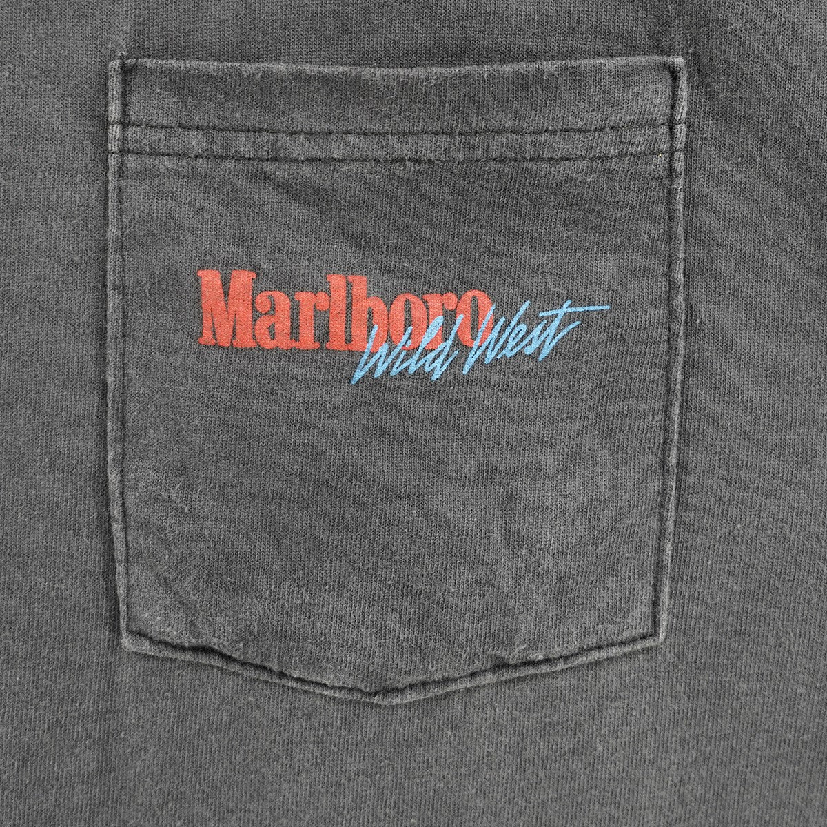 Marlboro Man ／ Wild West Collectionワイルド・ウェスト カウボーイ ホース 馬 ロゴ グラフィック ポケット 半袖 Tシャツ