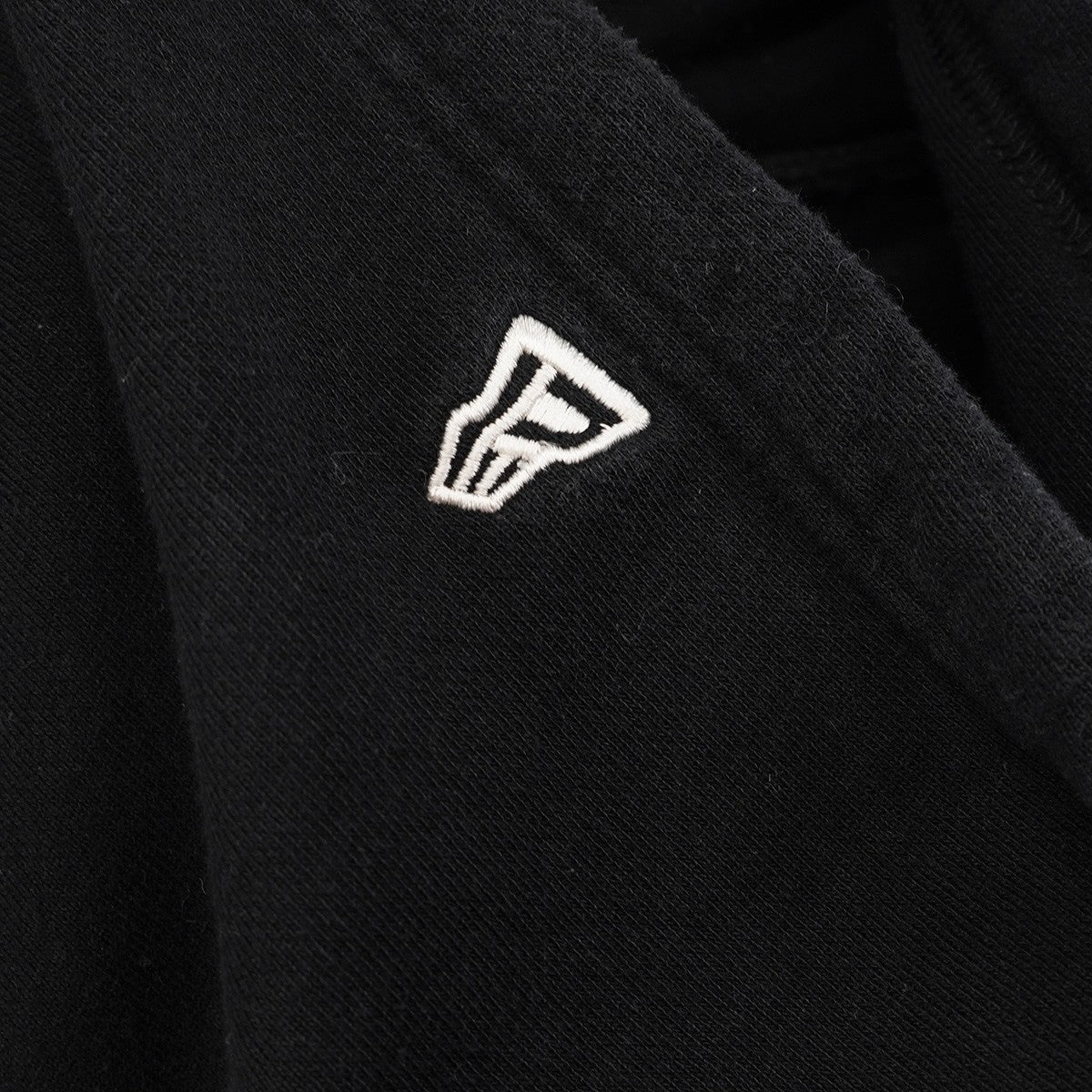 pour homme × NEW ERA NO FUTURE PRINT SWEAT PULLOVER HOODIEロゴ パーカー