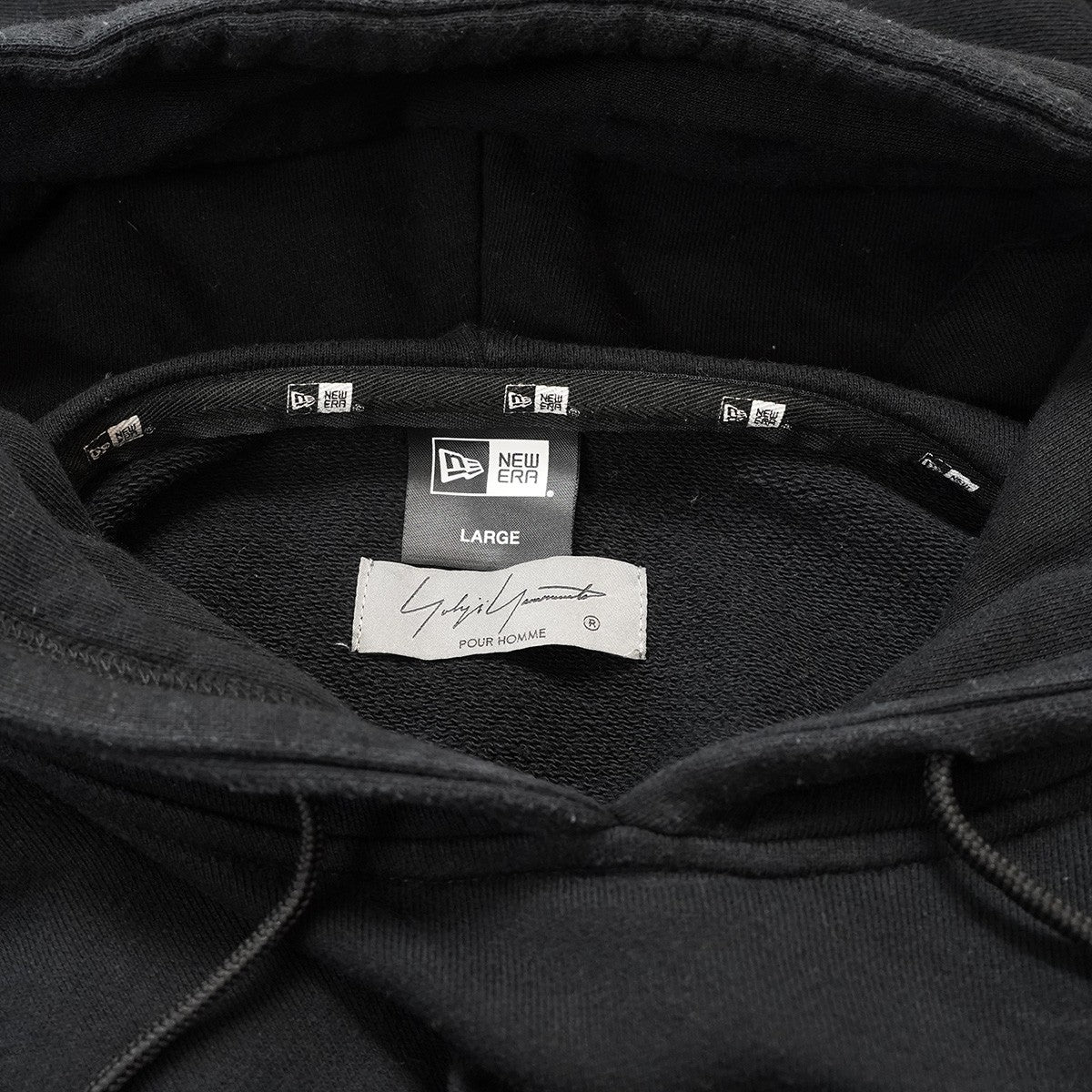 pour homme × NEW ERA NO FUTURE PRINT SWEAT PULLOVER HOODIEロゴ パーカー