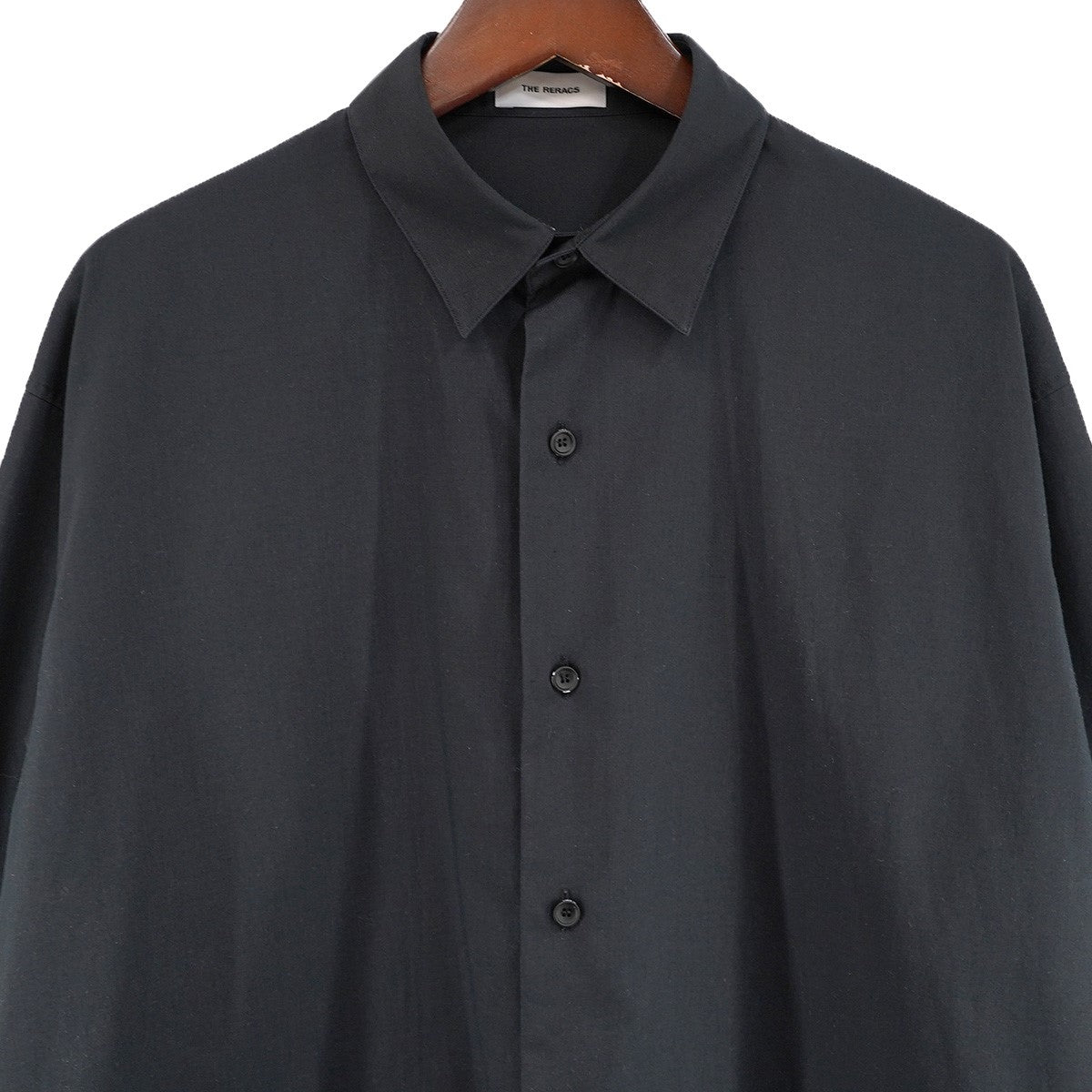 26SS THE PERFECT SHIRT スパンポリエステル裏前立て ドレープ ドロップショルダー レギュラーカラー 開襟 長袖 シャツ