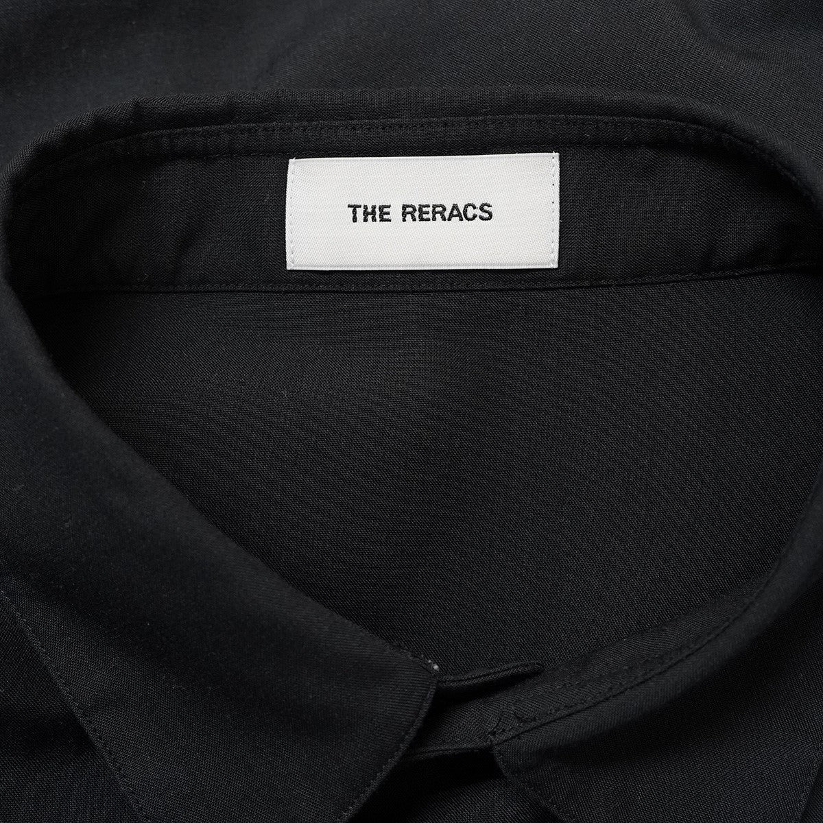 26SS THE PERFECT SHIRT スパンポリエステル裏前立て ドレープ ドロップショルダー レギュラーカラー 開襟 長袖 シャツ