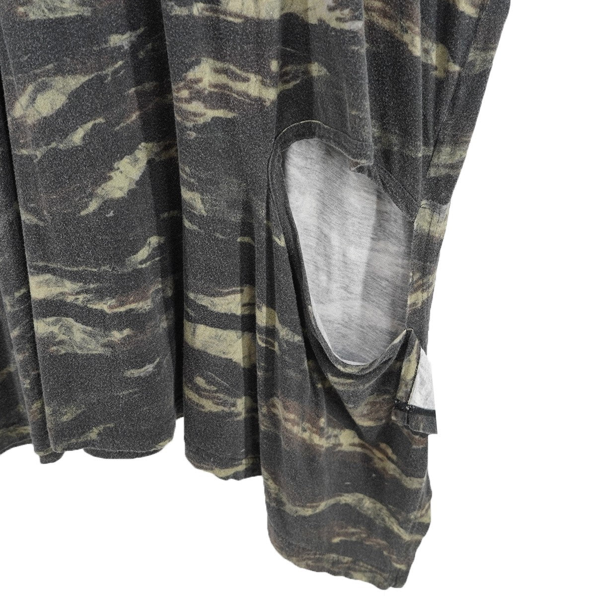 24SS Zebra Pattern Cotton／Modal Left Opening Short Sleeve Tコットンモダール混 ゼブラ柄 レフトオープニング ボートネック Tシャツ