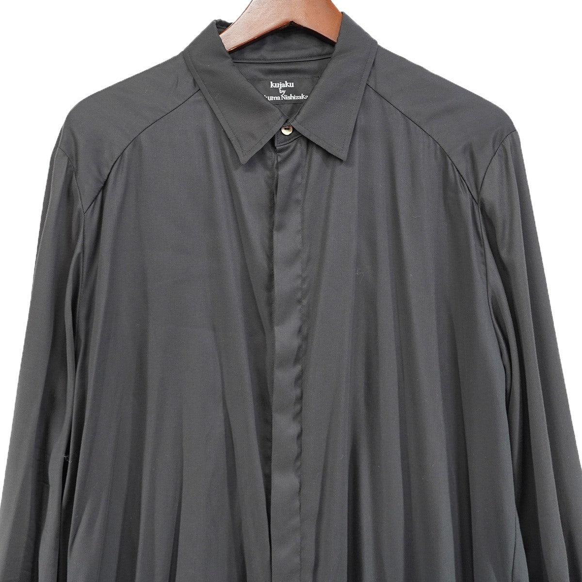 影法師シャツ／kageboushi shirtテンセル 比翼仕立て シェルボタン 切替 ギャザー サイドスリット カラー 開襟 ロング シャツ