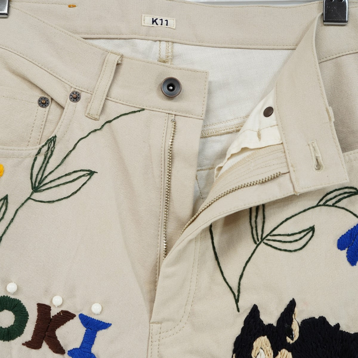 24AW Embroidery Pants オオカミ タバコ ヘルメット 花 蔦 ツタ 植物 ロゴ刺繍 ビーズ エンブロイダリー メモリアル ストレート チノ パンツ