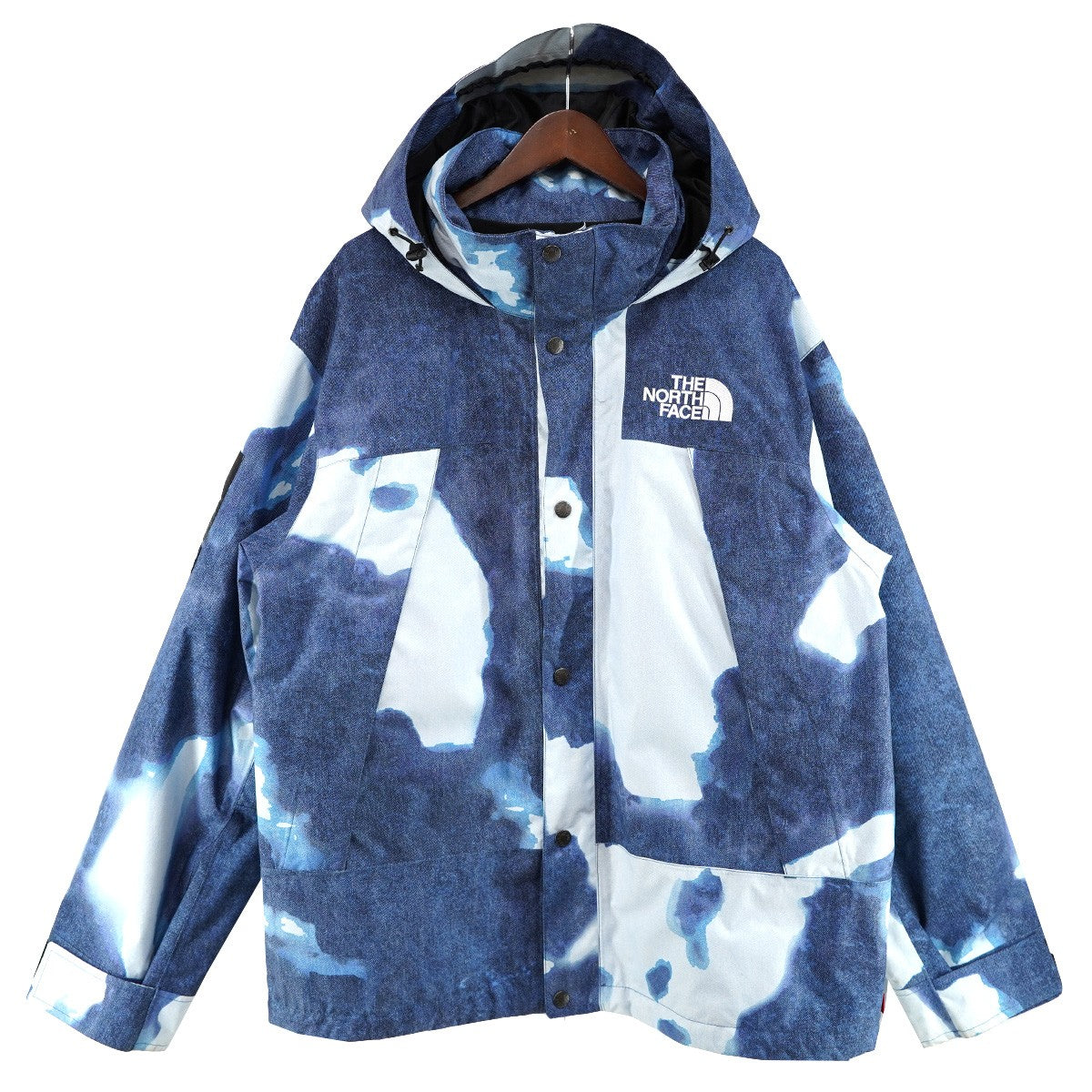 Supreme×The North Face 21AW The North Face Bleached Denim Print Mountain Jacketコラボ ロゴ ブリーチ デニム プリント マウンテンジャケット 古着・中古-1枚目のアイテム画像