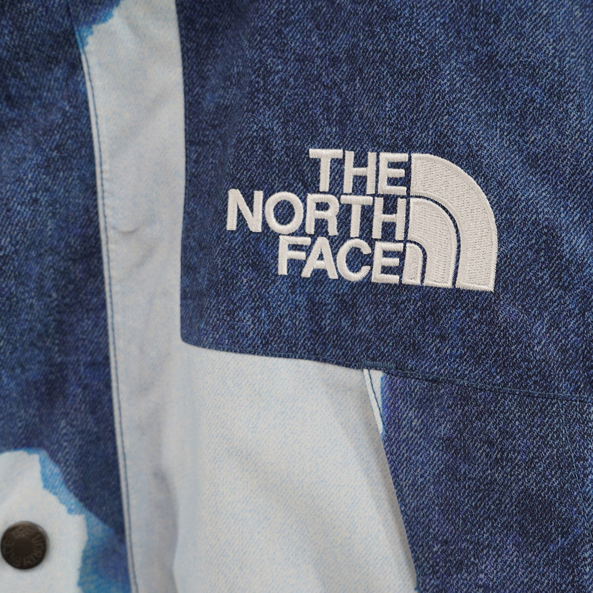 Supreme×The North Face 21AW The North Face Bleached Denim Print Mountain Jacketコラボ ロゴ ブリーチ デニム プリント マウンテンジャケット 古着・中古-5枚目のアイテム画像