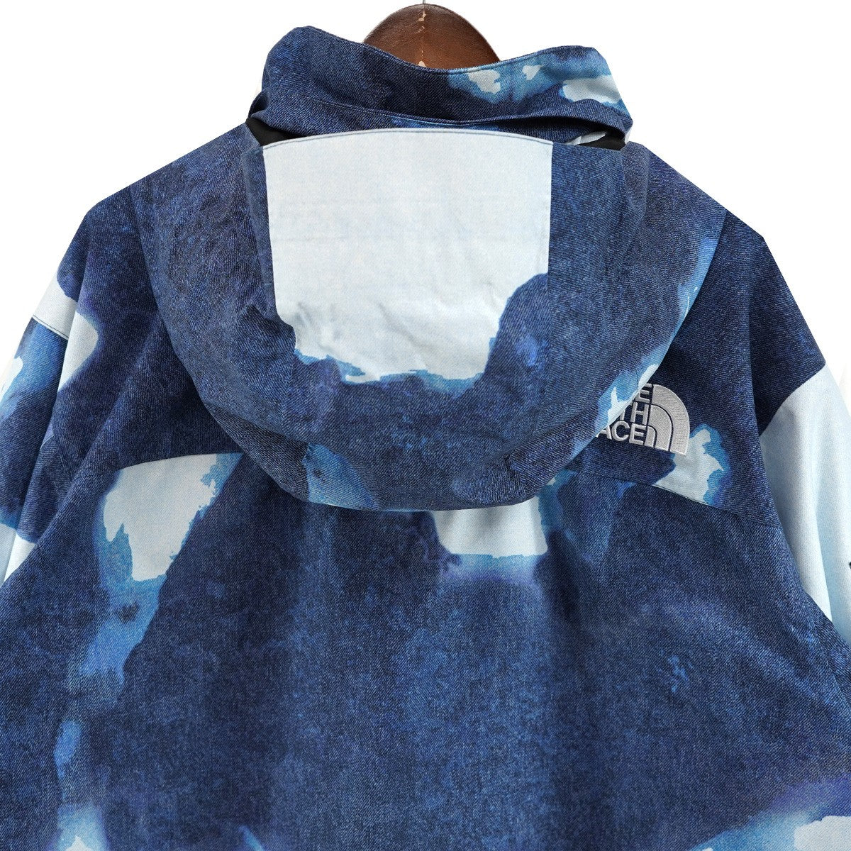 Supreme×The North Face 21AW The North Face Bleached Denim Print Mountain Jacketコラボ ロゴ ブリーチ デニム プリント マウンテンジャケット 古着・中古-6枚目のアイテム画像