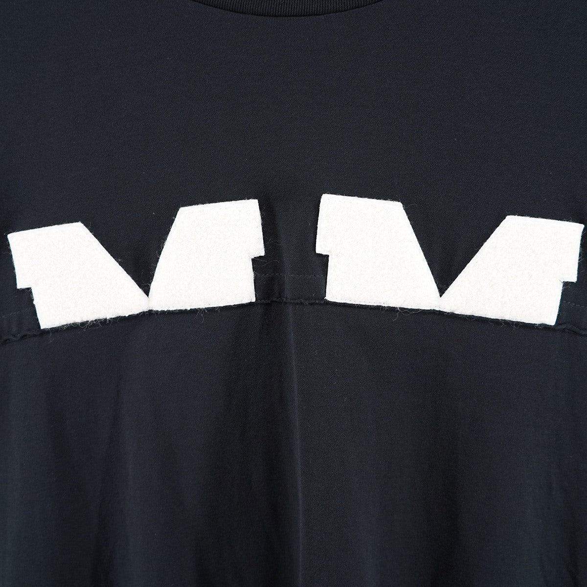 Maison Margiela 20AW Spliced MM ロゴ Tシャツ4ステッチ パイルパッチ サガラ刺繍 フットボールヨーク Tシャツ 古着・中古-3枚目のアイテム画像