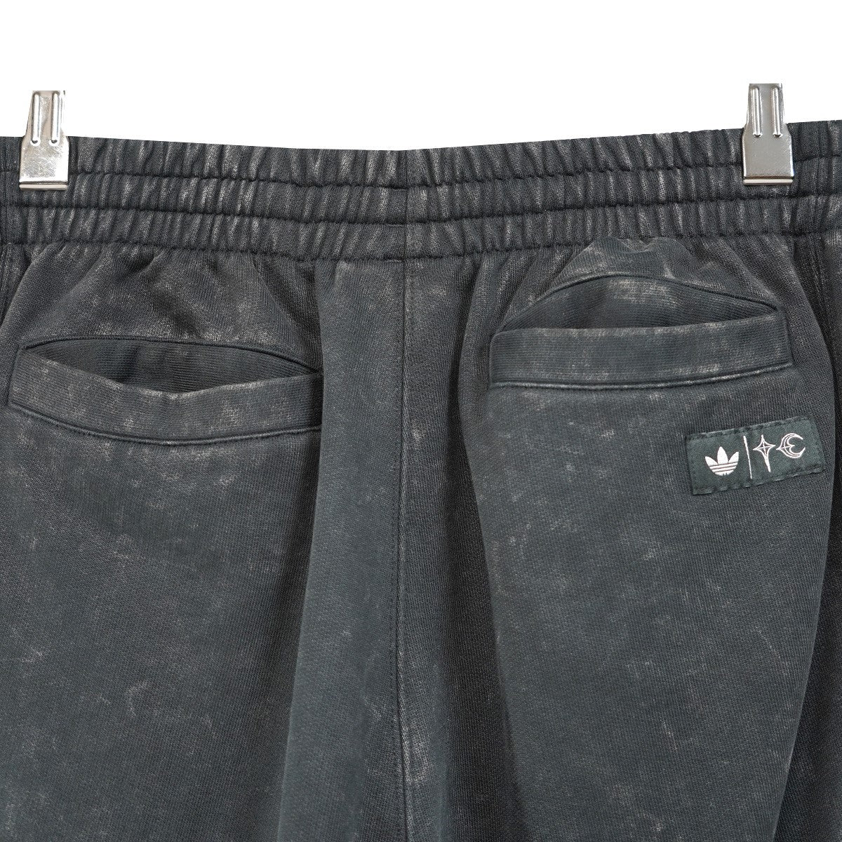THUG CLUB×adidas 25AW × Thug Club Team Geist Sweatpants カットオフ ウォッシュ加工コラボ ロゴ 刻印アグレット メッシュパネル チームガイスト スウェット イージー パンツ 古着・中古-7枚目のアイテム画像