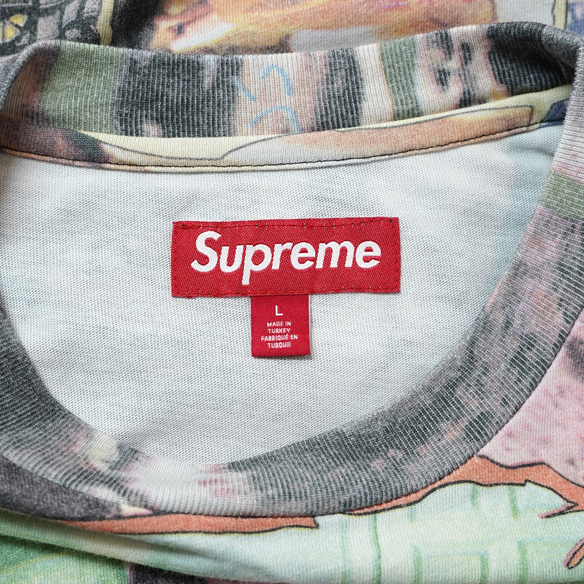 Supreme 25AW x The Exorcist S／S Top エクソシスト 楳図かずお コミックイラスト総柄 オールオーバープリント オールドイングリッシュ ロゴ Tシャツ 古着・中古-5枚目のアイテム画像