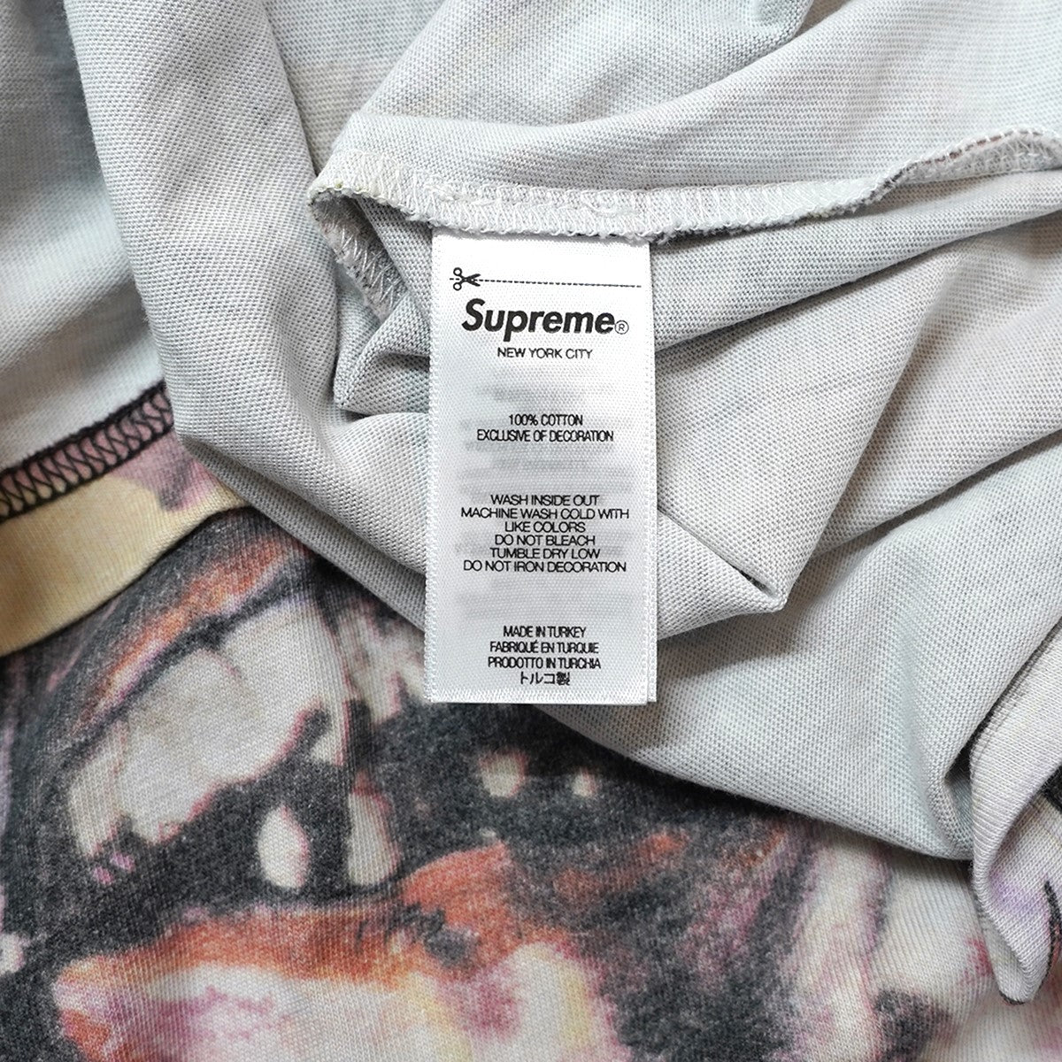 Supreme 25AW x The Exorcist S／S Top エクソシスト 楳図かずお コミックイラスト総柄 オールオーバープリント オールドイングリッシュ ロゴ Tシャツ 古着・中古-6枚目のアイテム画像