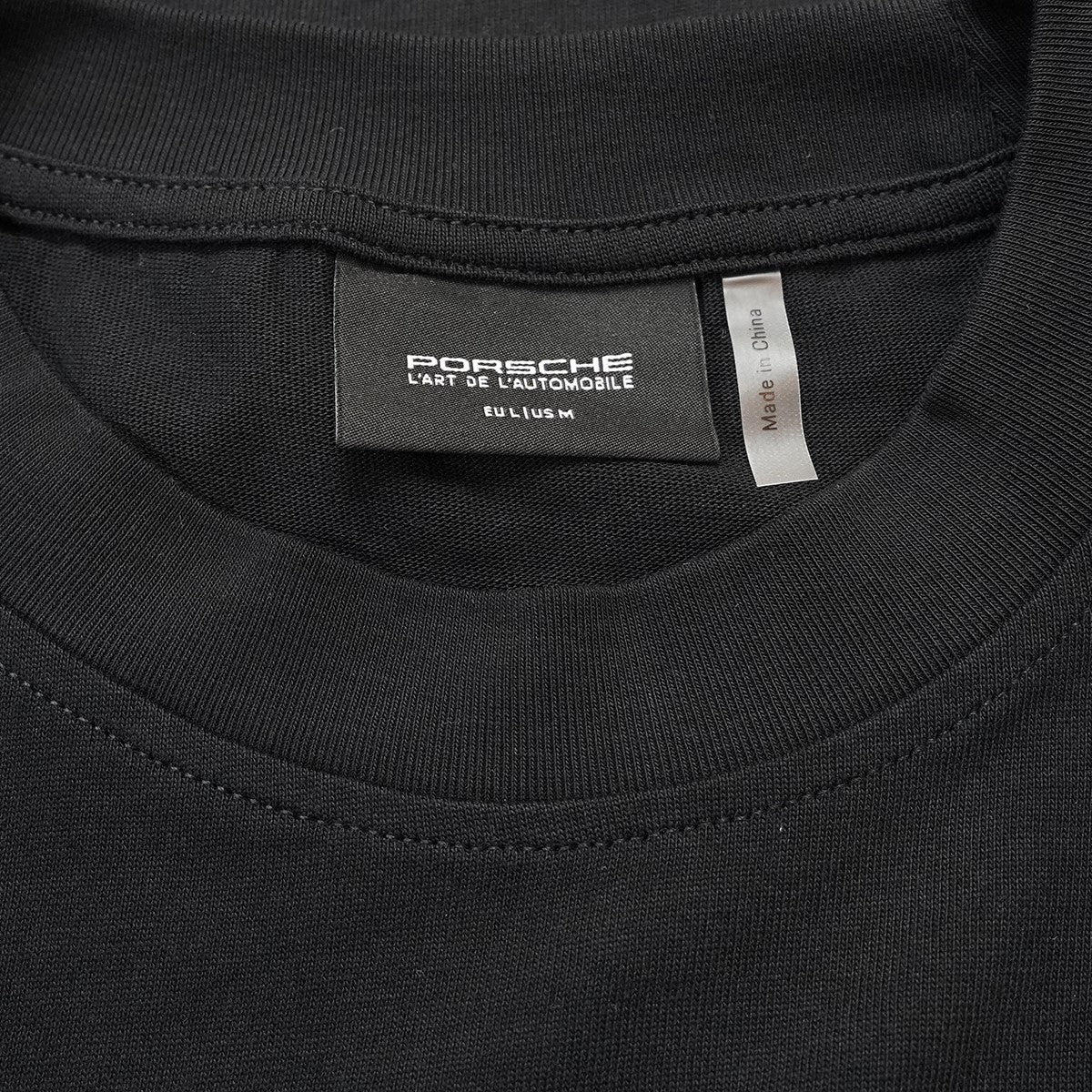 ポルシェ968 30周年記念L’Art de L’Automobile x Porsche Tシャツ ユニセックス - ブラック