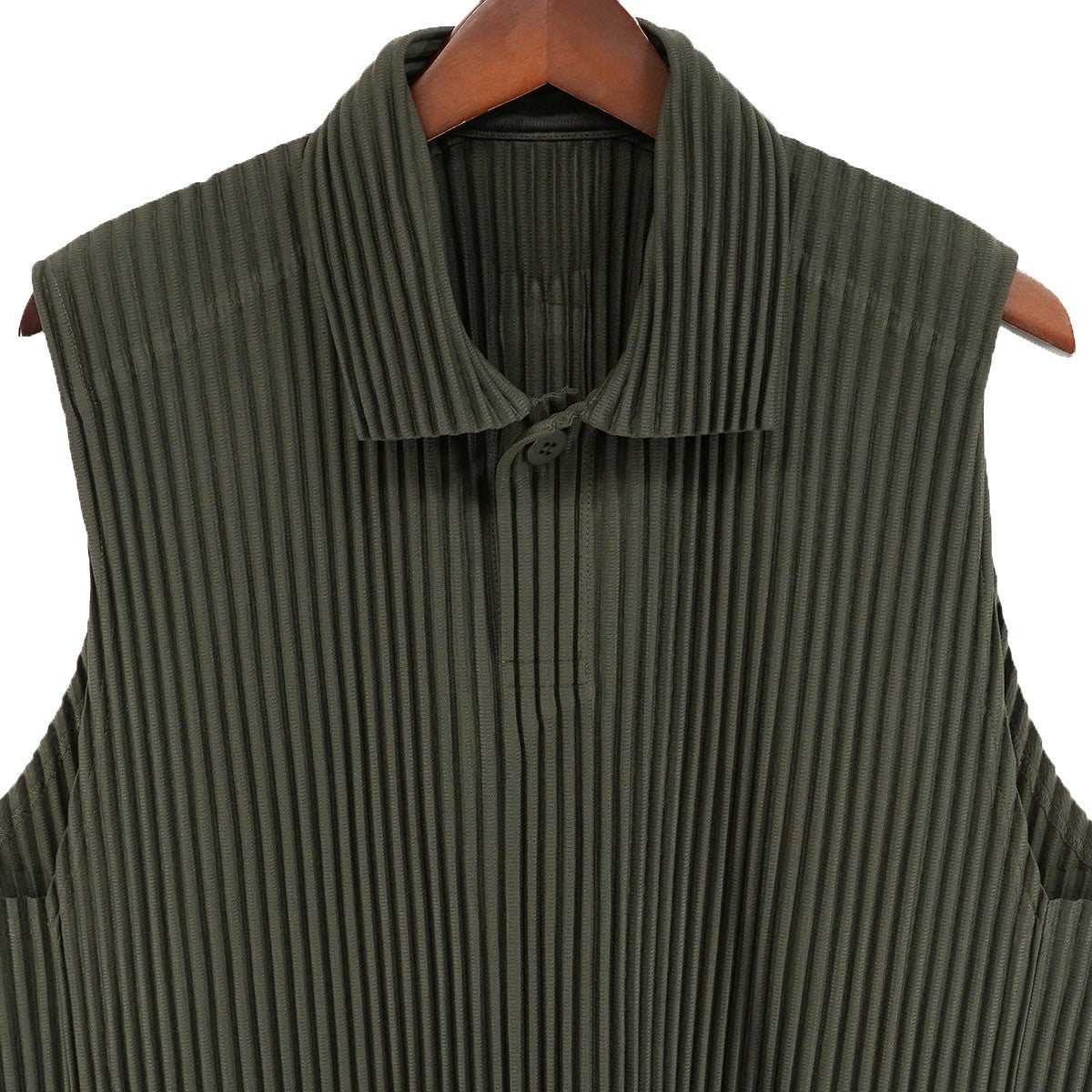 HOMME PLISSE ISSEY MIYAKE 26AW MONTHLY COLORS ： JULYプリーツ ノースリーブ スリーブレス シャツ 古着・中古-2枚目のアイテム画像