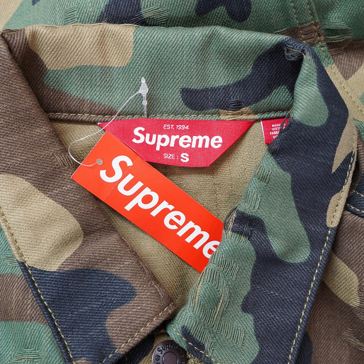 Supreme 25AW Jacquard Logos Denim Trucker Jacket Woodland Camoロゴ ジャカード ロゴ デニム トラッカー ジャケット 古着・中古-6枚目のアイテム画像