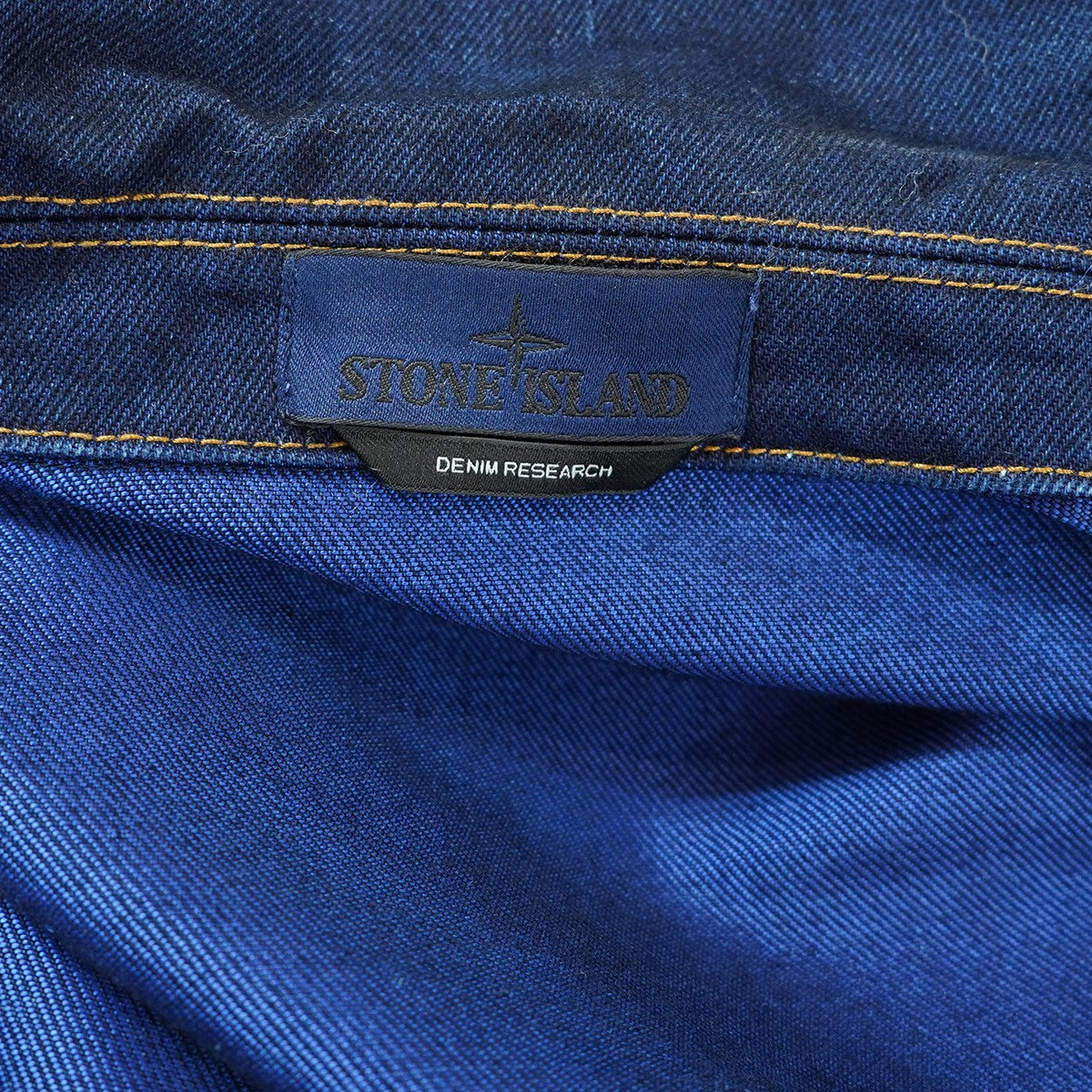 STONE ISLAND 25AW DENIM RESEARCH コレクション INDIGO POLYPROPYLENE DENIMリンス加工 ロゴ パッチ デニム ジャケット 古着・中古-7枚目のアイテム画像