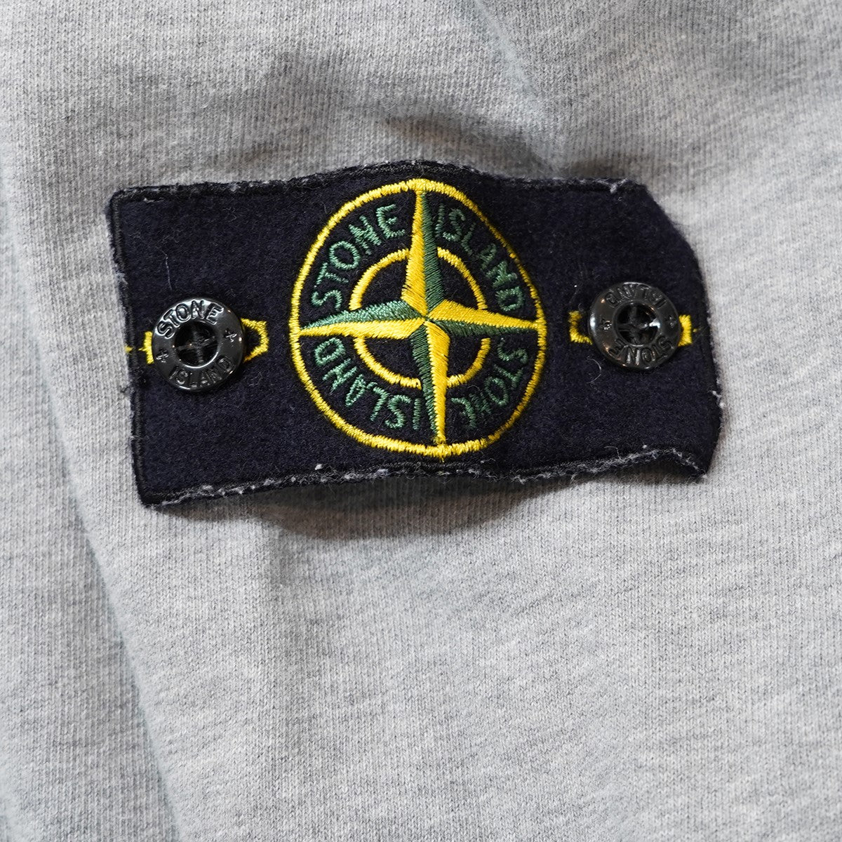 STONE ISLAND Garment Dyed Crewneck Sweatshirtロゴパッチ Vガゼット クルーネック スウェットシャツ トレーナー 古着・中古-2枚目のアイテム画像