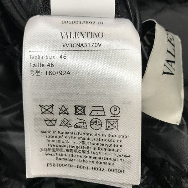 ヴァレンチノ ロゴプリント ダウンジャケットです。 VALENTINO 古着・中古 アウター アイテム