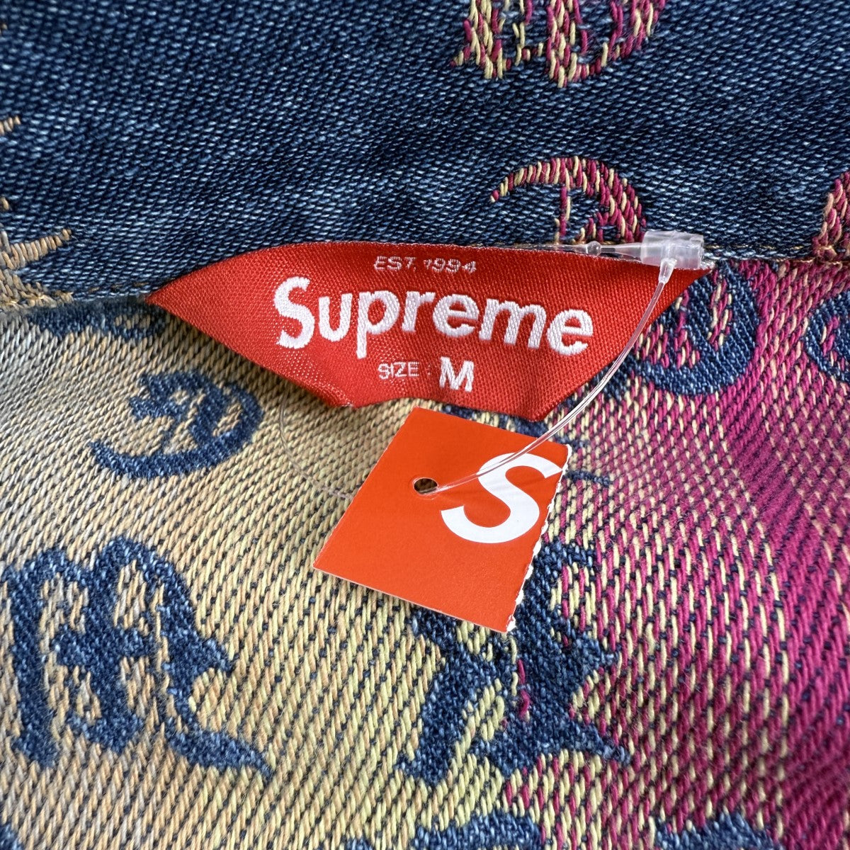 シュプリームの22SS／ Gradient Jacquard Denim Work Jacket デニムジャケットです。 Supreme 古着・中古 アウター アイテム