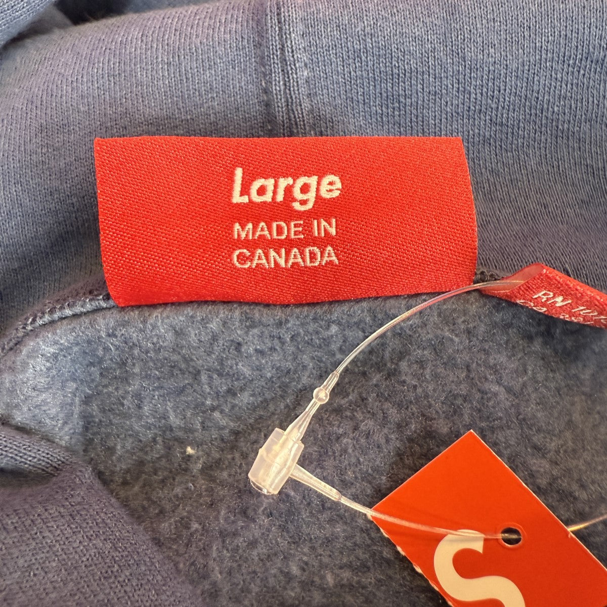 【即完売モデル】シュプリーム　刺繍Sロゴ　スモールボックスロゴ　パーカー　希少 希少‼︎スモールボックスロゴ刺繍Sロゴ S logo】シュプリーム パーカー