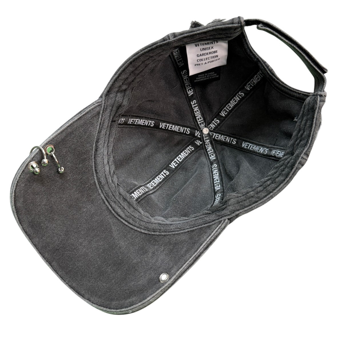 VETEMENTS 24AWFully Distressed Piercing Cap／ユーズド加工／デストロイピアスキャップUA65CA200B 古着・中古-7枚目のアイテム画像