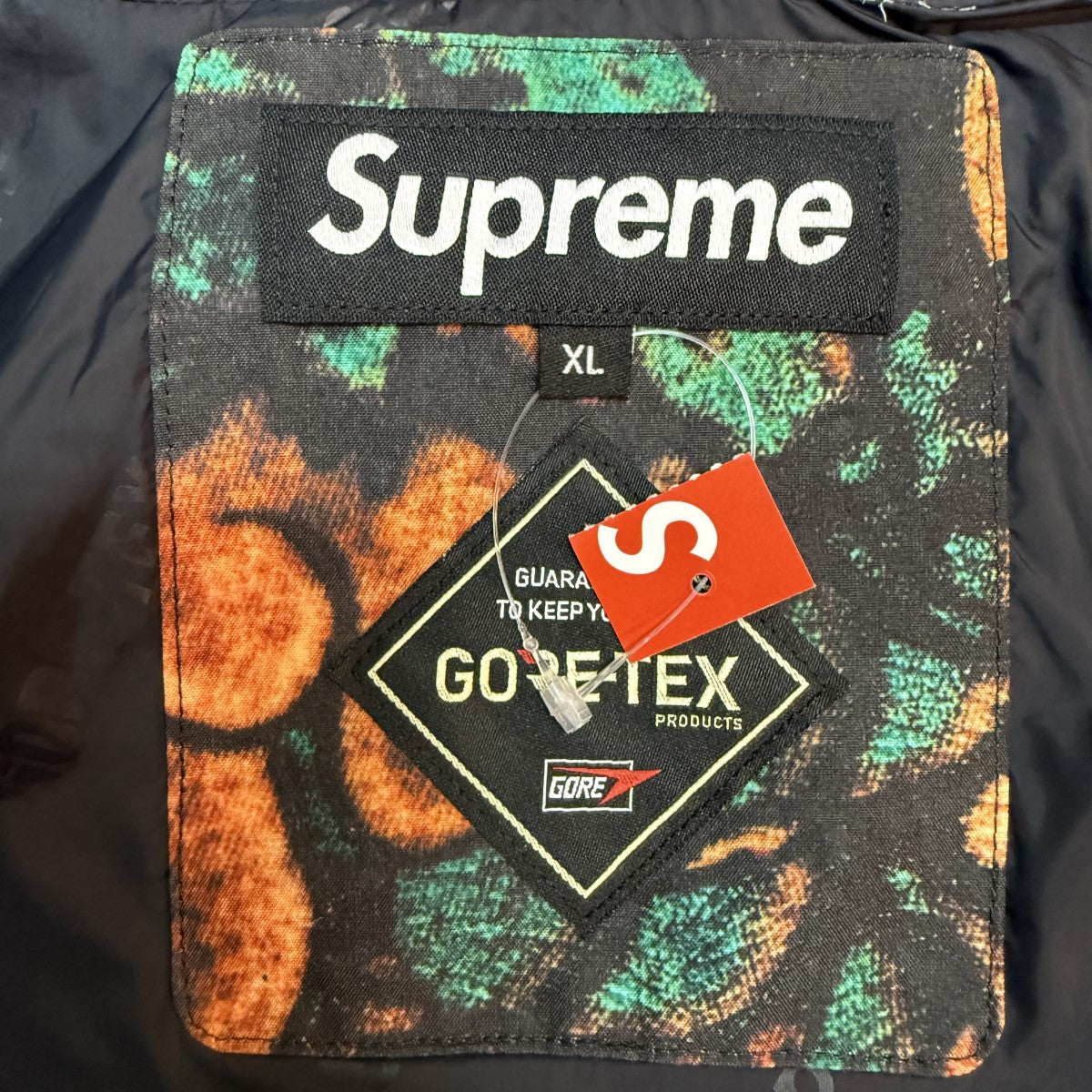 Supreme(シュプリーム) 22SS/Sacred Heart GORE-TEX Shell Jacket