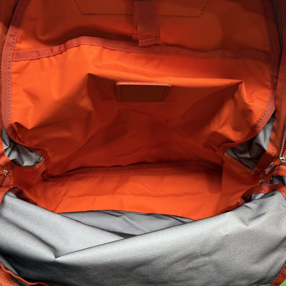 STANDARD SUPPLY×BEAMS PLUS 26SS/50周年 Daily Day Pack BEAMS ORANGE 18LBEAMS ORANGE／デイリーデイパック バックパック/38-61-0169-131-45 古着・中古-6枚目のアイテム画像