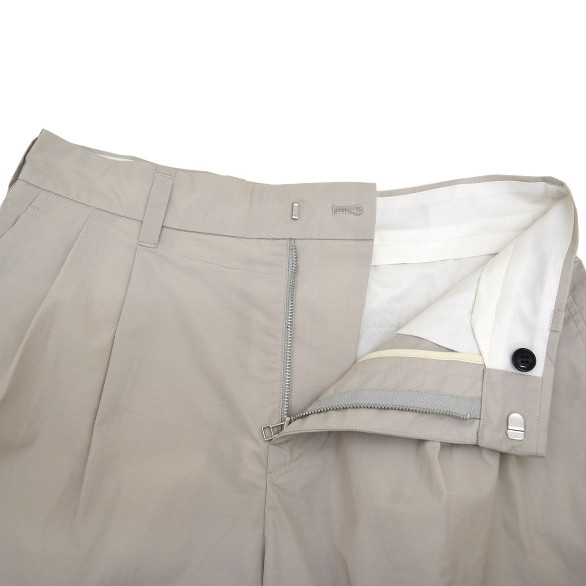 BETA 2TUCK SHORTSツータック ショートパンツ 2023SS23-US002005