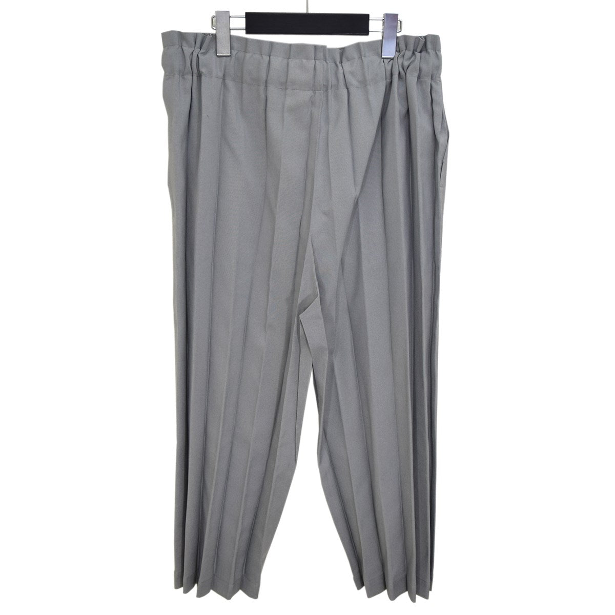 me ISSEY MIYAKE(ミーイッセイミヤケ) COLOR PLEATS BOTTOM 1 プリーツパンツ 2024SS  MI41-FF422-12 グレー サイズ -｜【公式】カインドオルオンライン ブランド古着・中古通販【kindal】