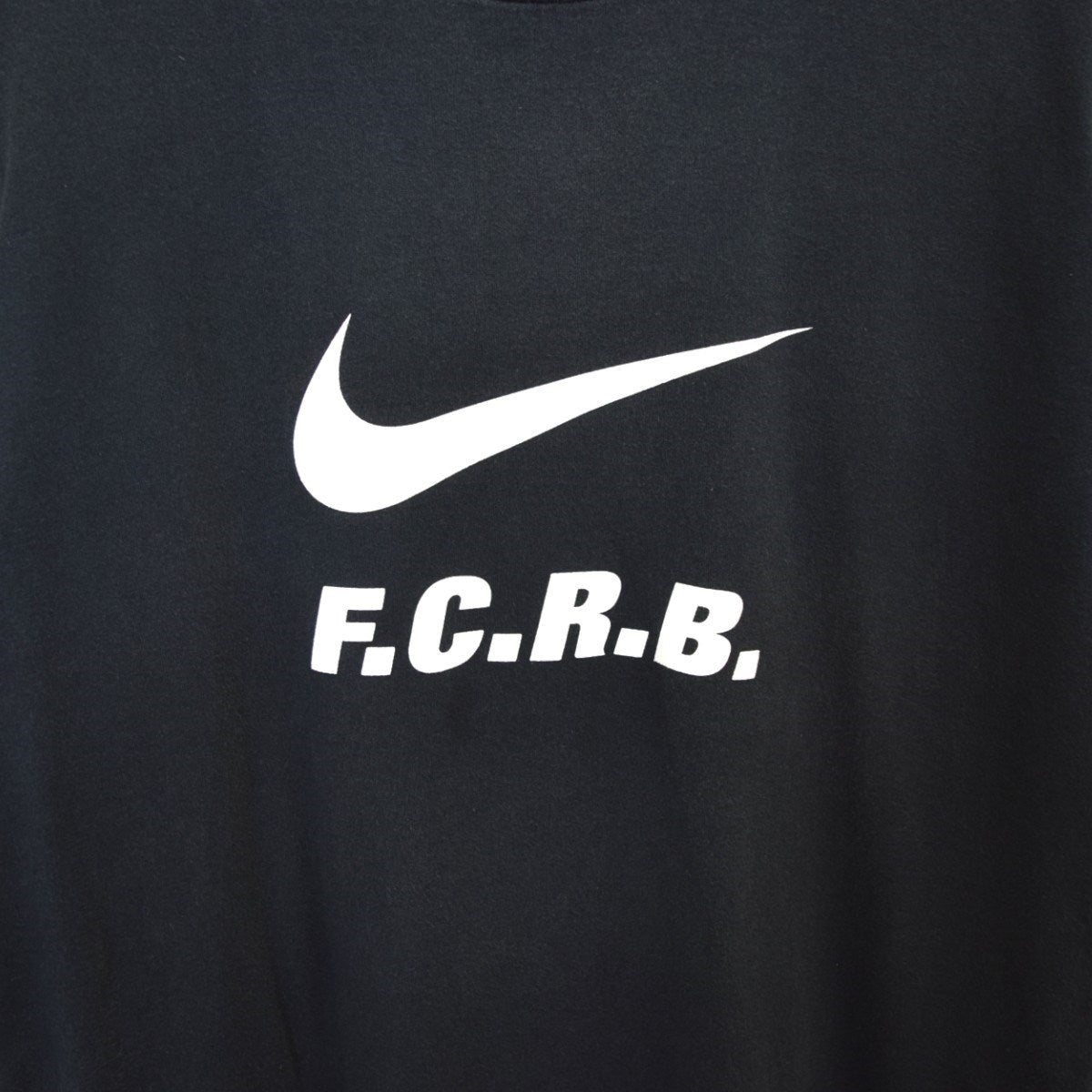 F．C．R．B．×NIKE ロゴプリントTシャツ684612-010 684612-010
