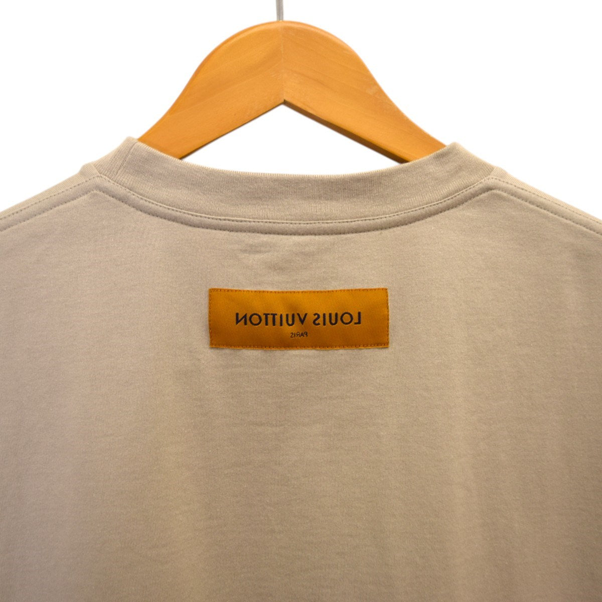 LOUIS VUITTON エンボスLV Tシャツ 2025SSRM251Q DT3 HNY55W 古着・中古-5枚目のアイテム画像